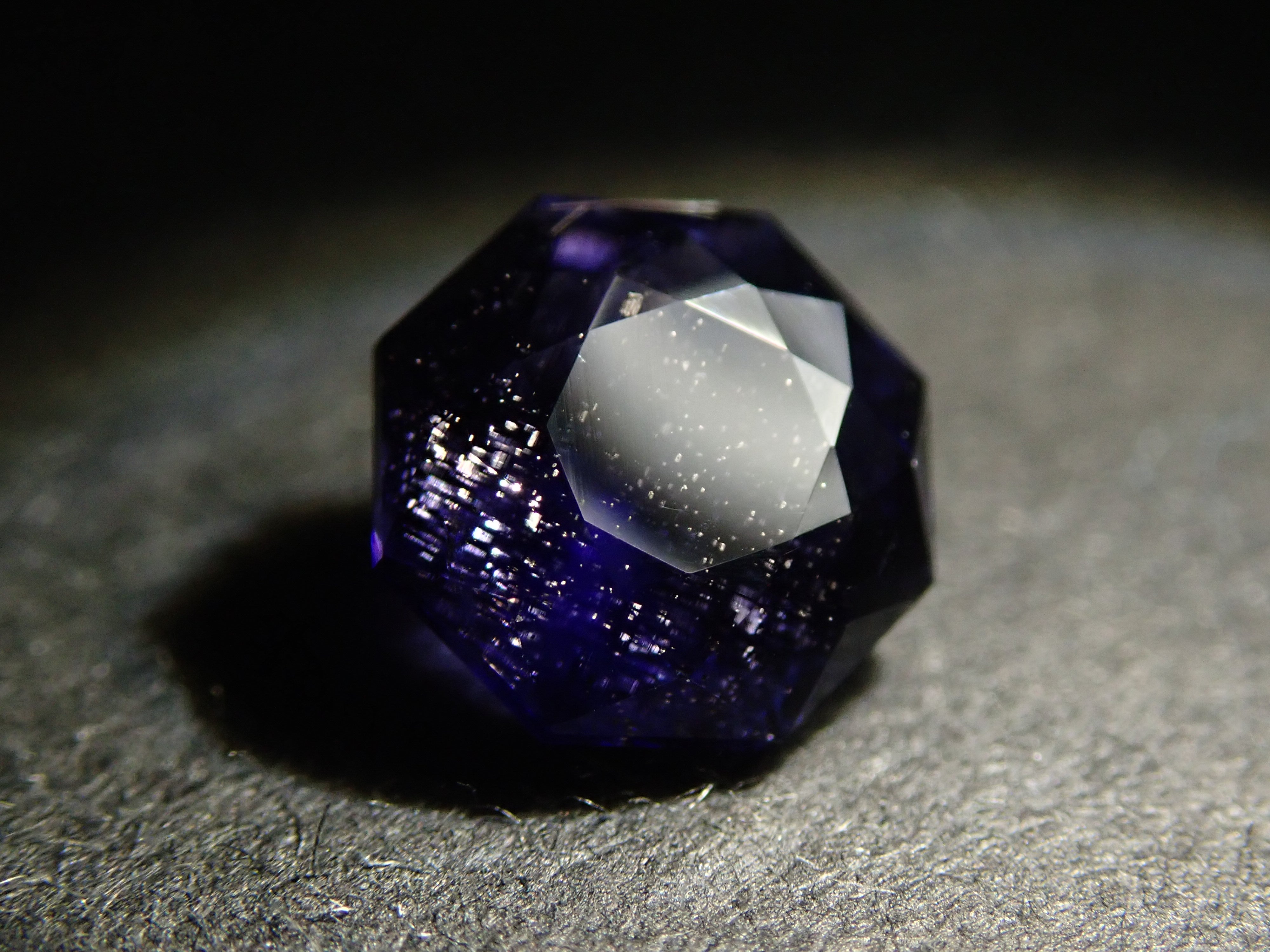 【11/29 22時販売】インド産アイオライトサンストーン 0.745ctルース