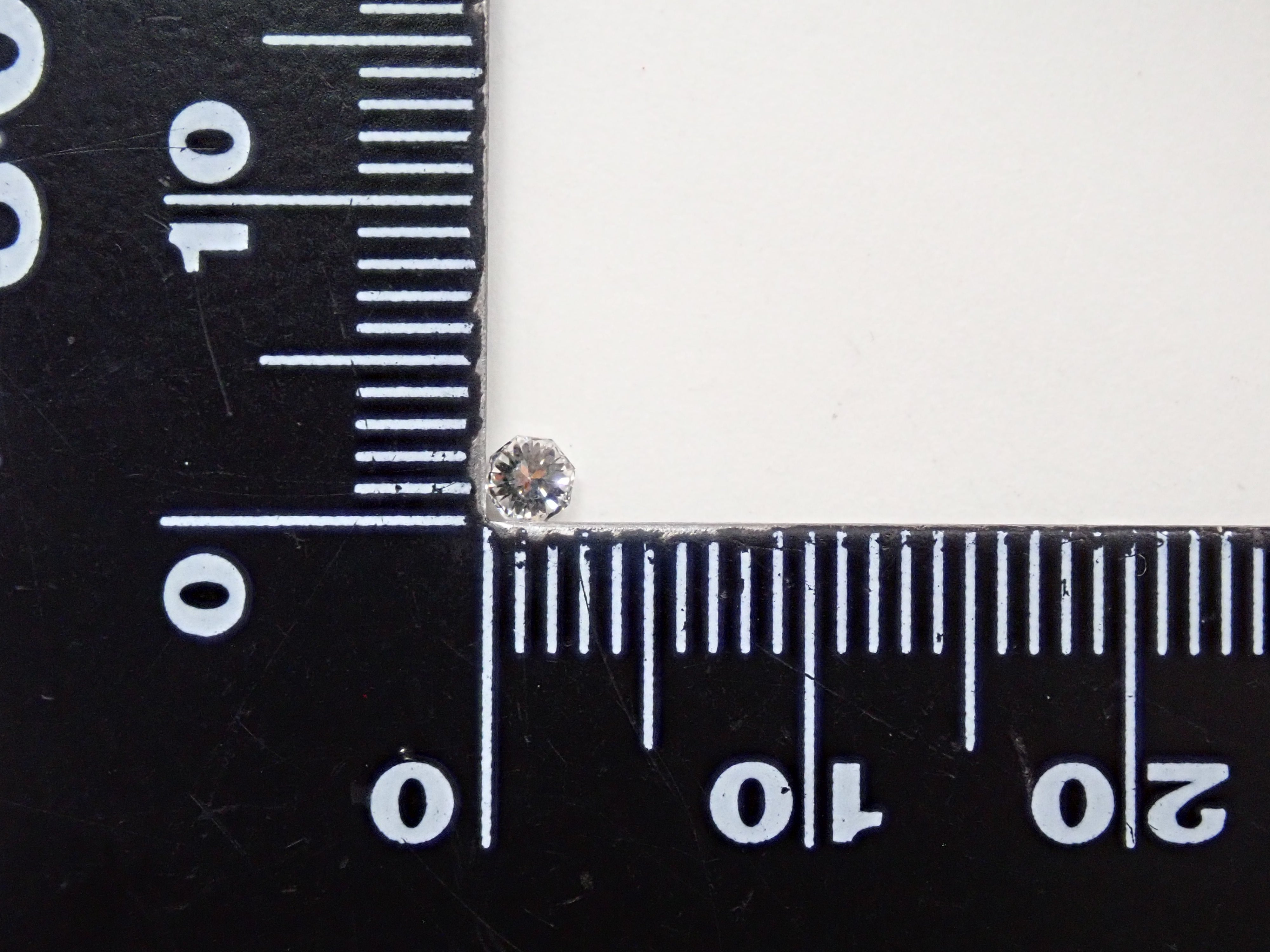 ダイヤモンド 0.096ctルース(D, SI1)