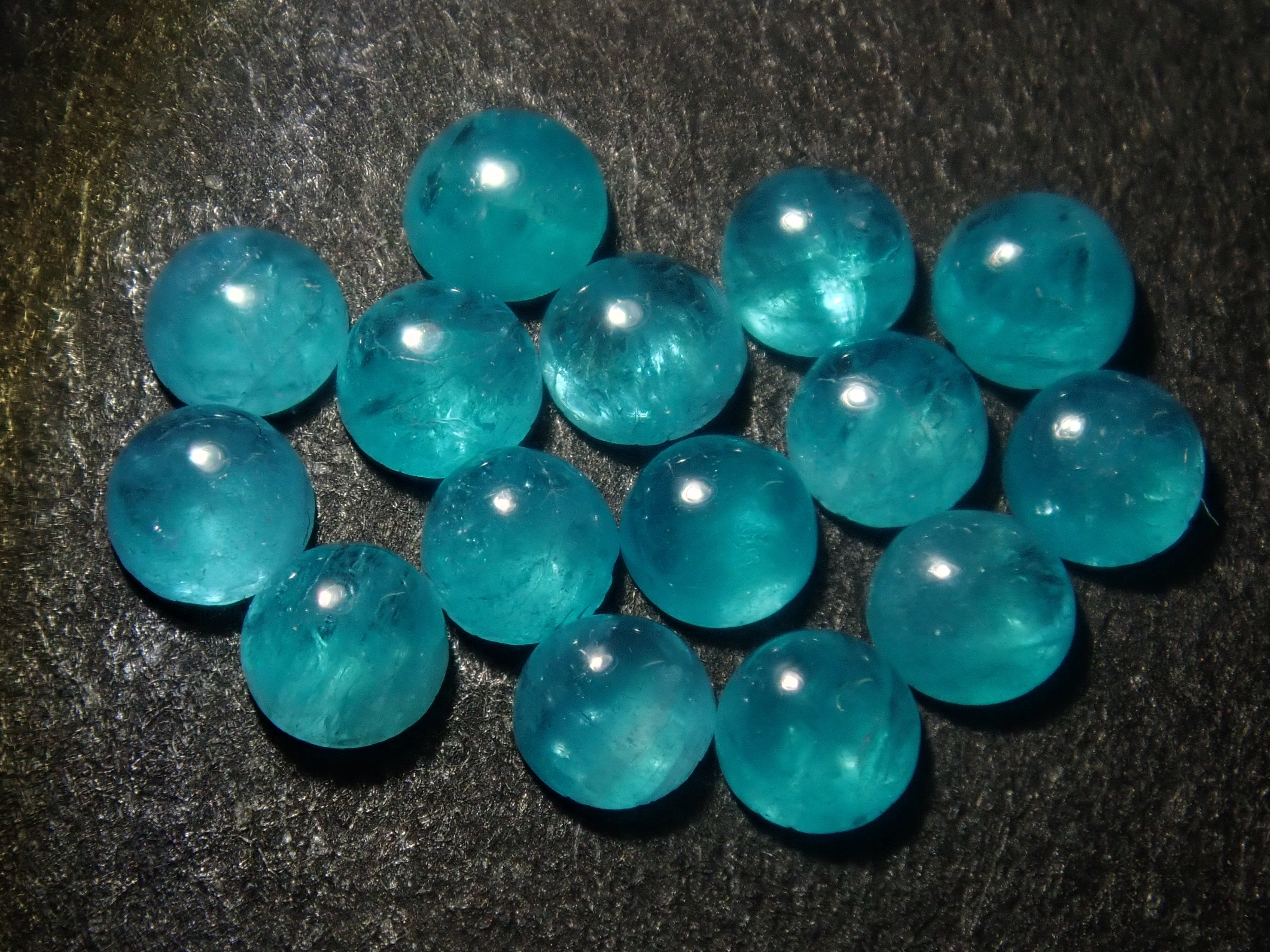 【11/23 22時販売】《限定15石》ブラジル産パライバトルマリン(カボションカット約2.2mm)1石ルース《複数購入割引有》