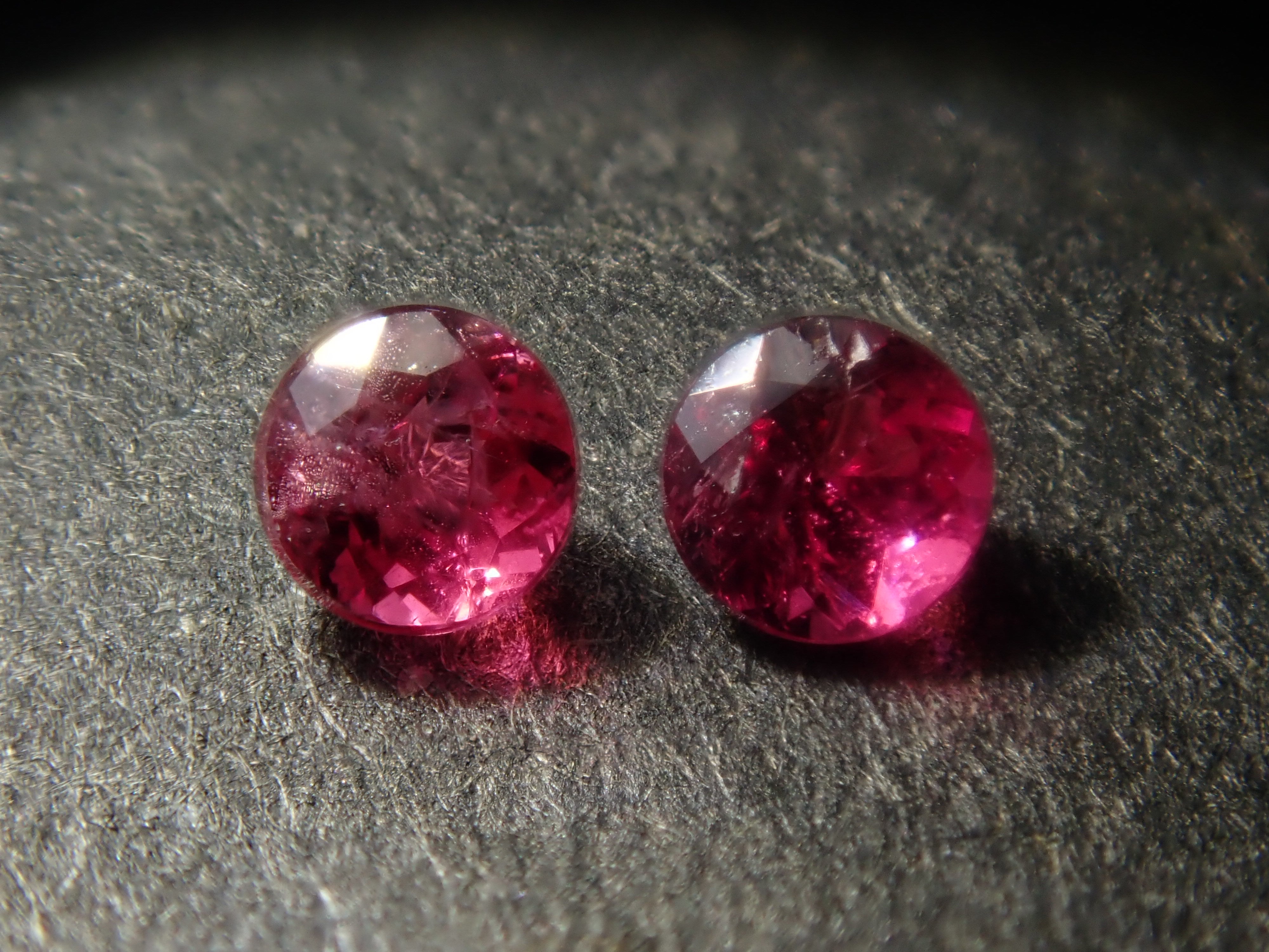 【11/30 22時販売】《限定14石》レアストーンガチャ💎辰砂(シンシャ)・ブラジル産パライバトルマリン0.21ct・レッドベリル・ベニトアイト・アキシナイト《複数購入割引有》