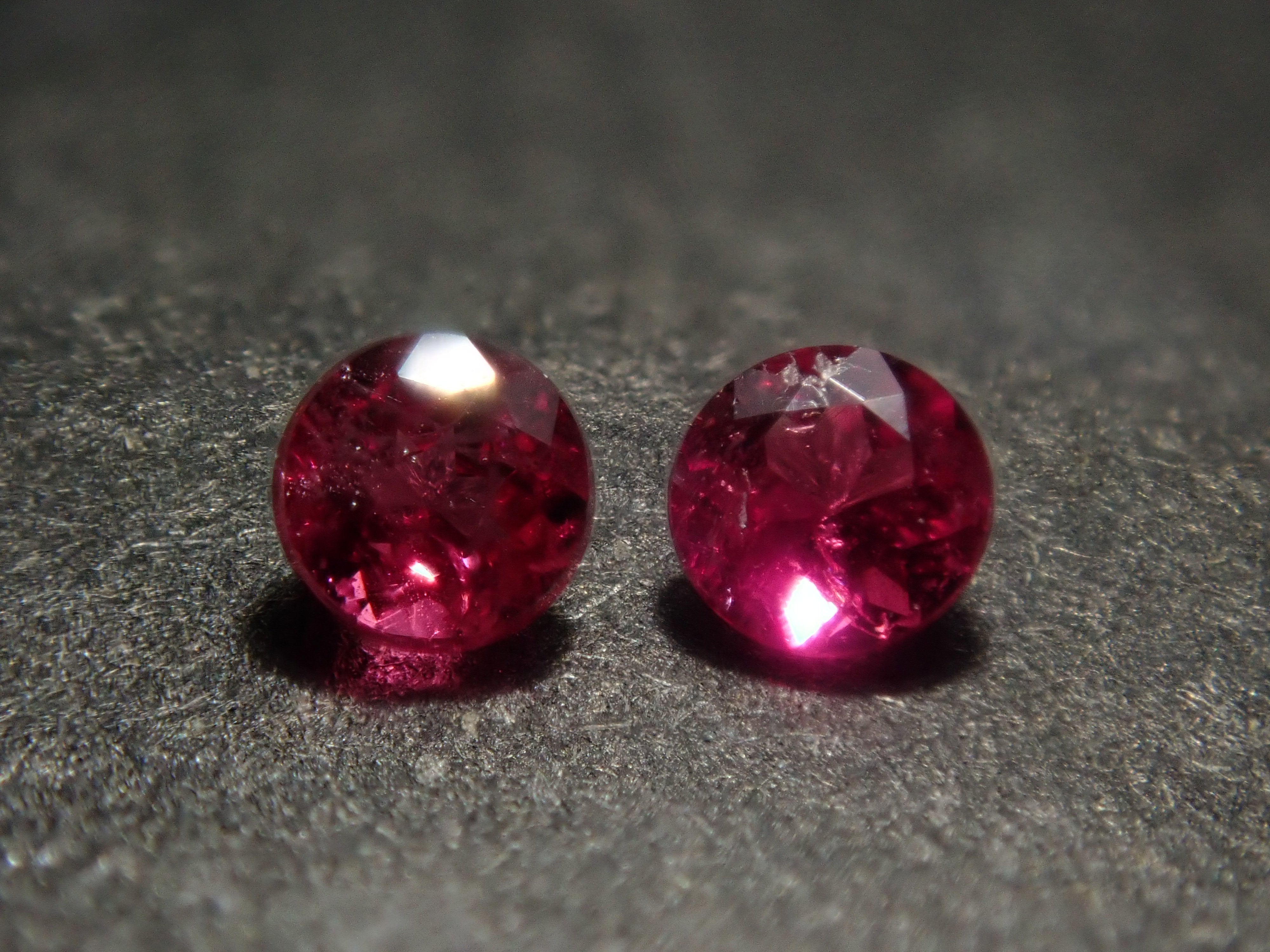 【11/30 22時販売】《限定14石》レアストーンガチャ💎辰砂(シンシャ)・ブラジル産パライバトルマリン0.21ct・レッドベリル・ベニトアイト・アキシナイト《複数購入割引有》