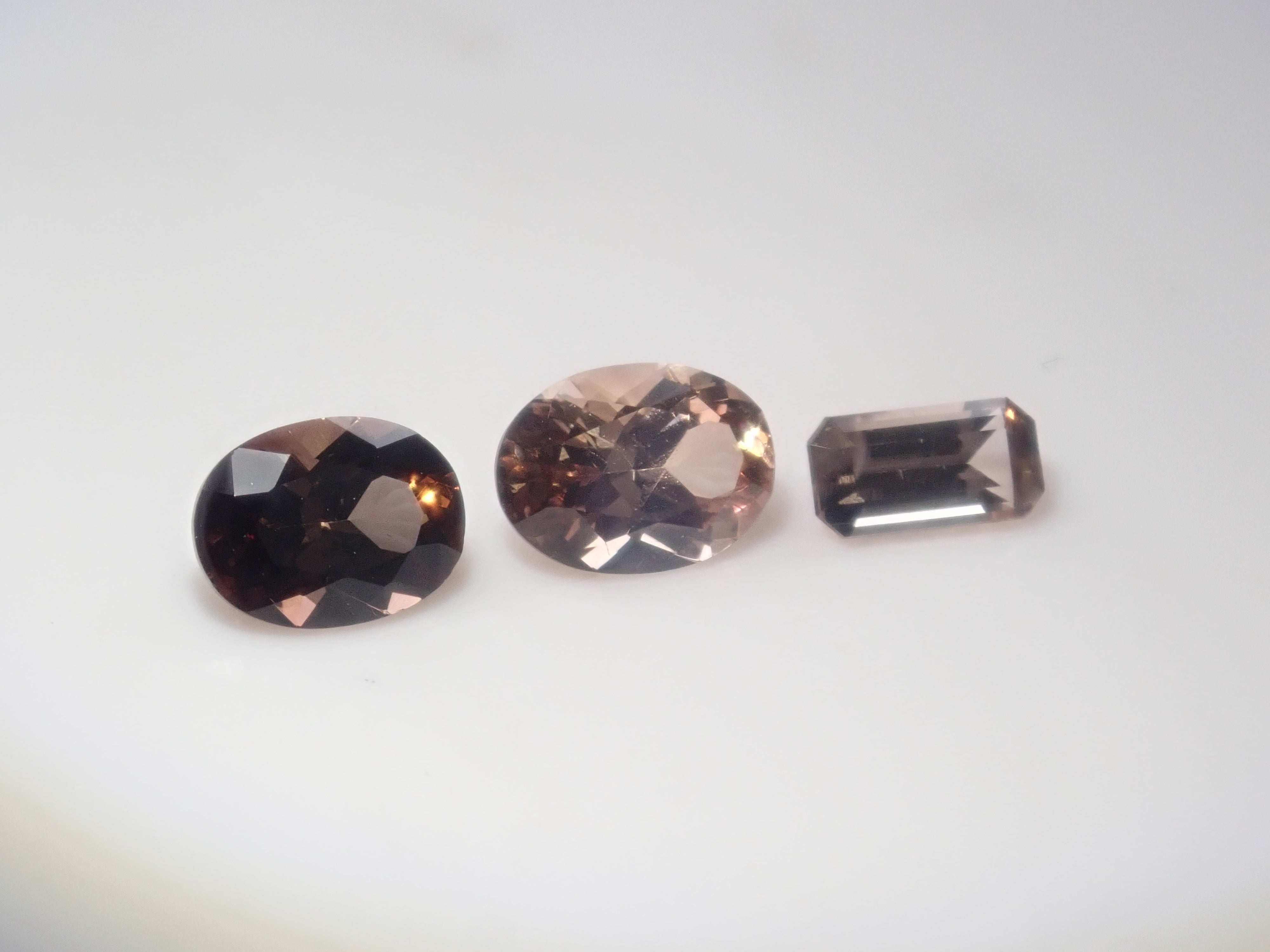 【11/30 22時販売】《限定14石》レアストーンガチャ💎辰砂(シンシャ)・ブラジル産パライバトルマリン0.21ct・レッドベリル・ベニトアイト・アキシナイト《複数購入割引有》