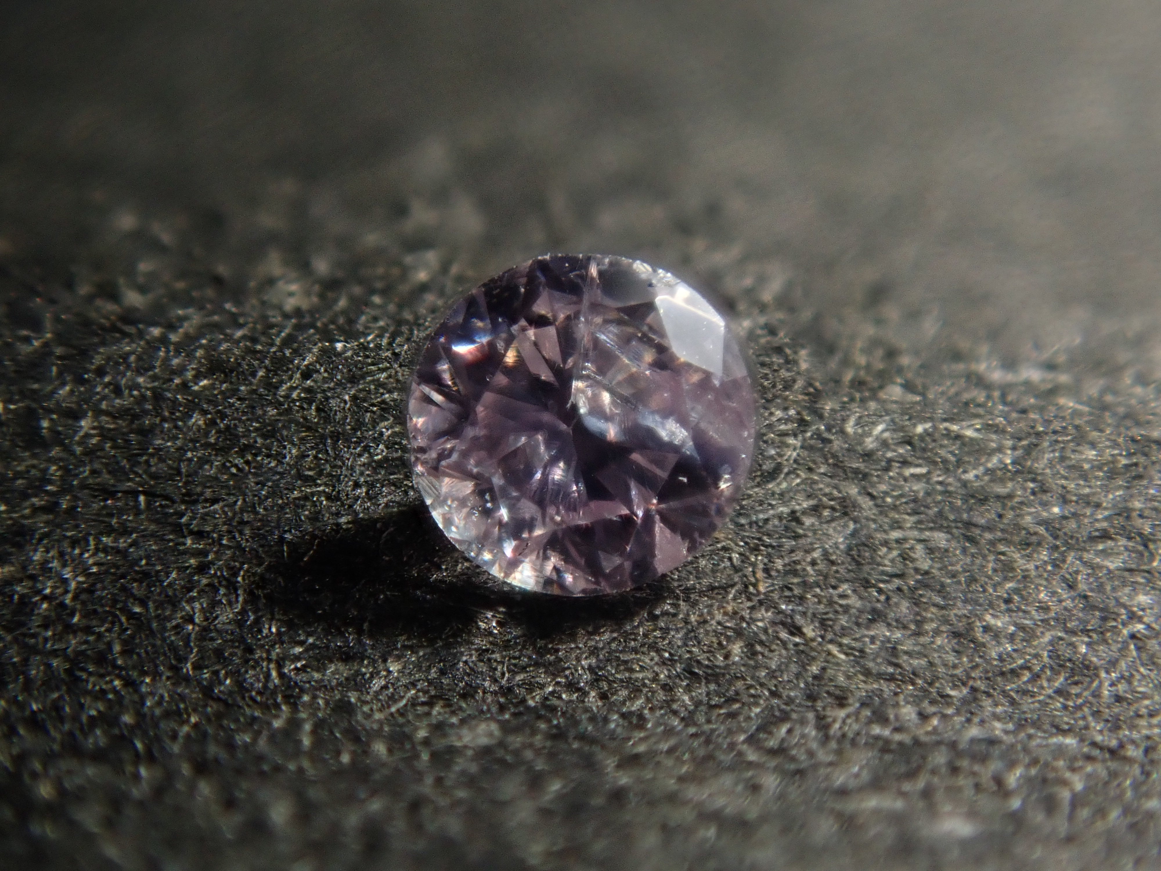 【11/29 22時販売】《限定20石》通常13万円のFANCY INTENSEのピンクダイヤモンド0.086ctを含むダイヤガチャ💎VSクラス相当のアイスブルーダイヤモンドな《複数購入割引有》