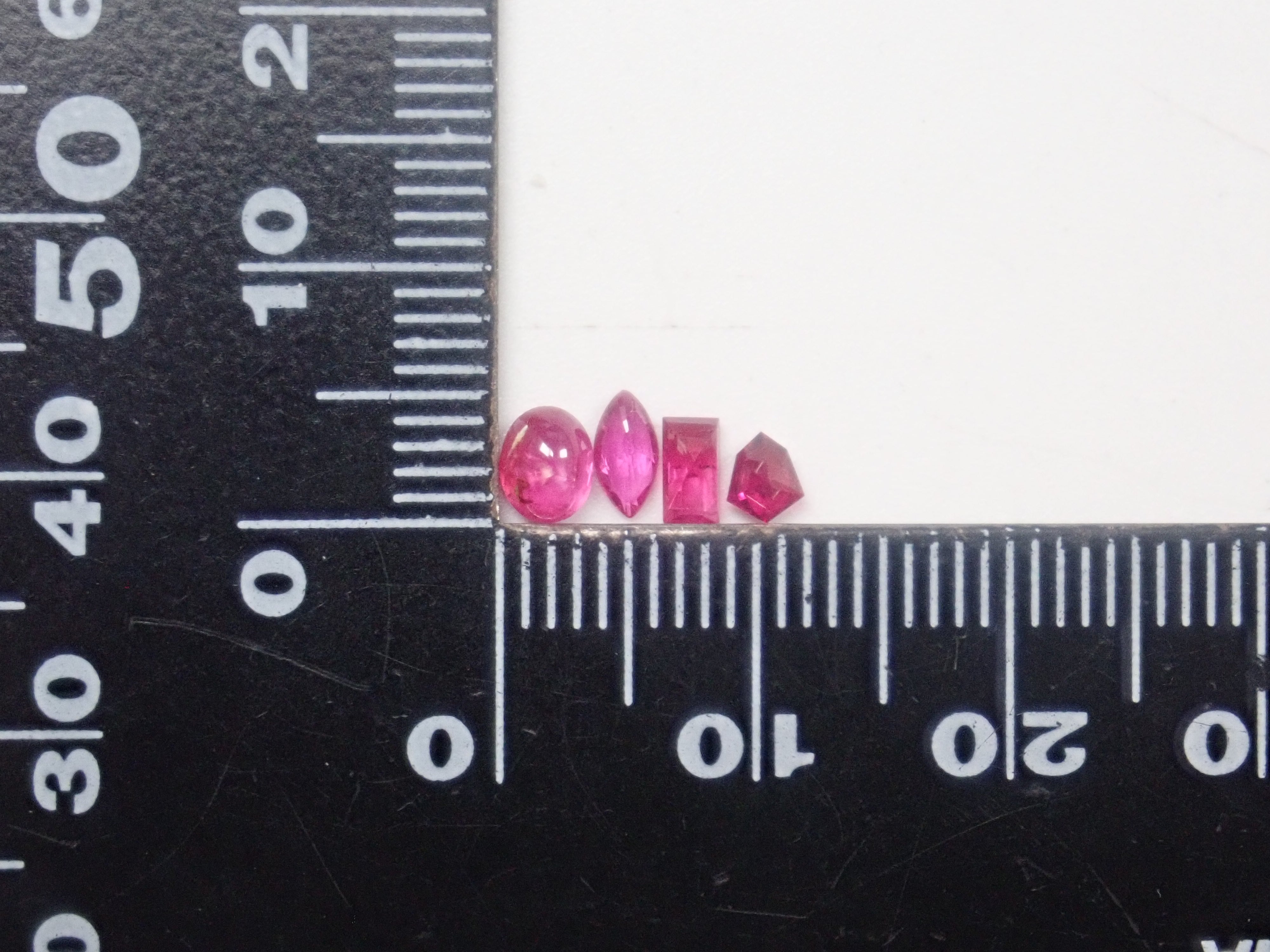 【12/5 22時販売】《限定20石》ピジョンブラッドルビーAGL加盟の鑑別書付6石含む赤色宝石ガチャ《複数購入割引有》