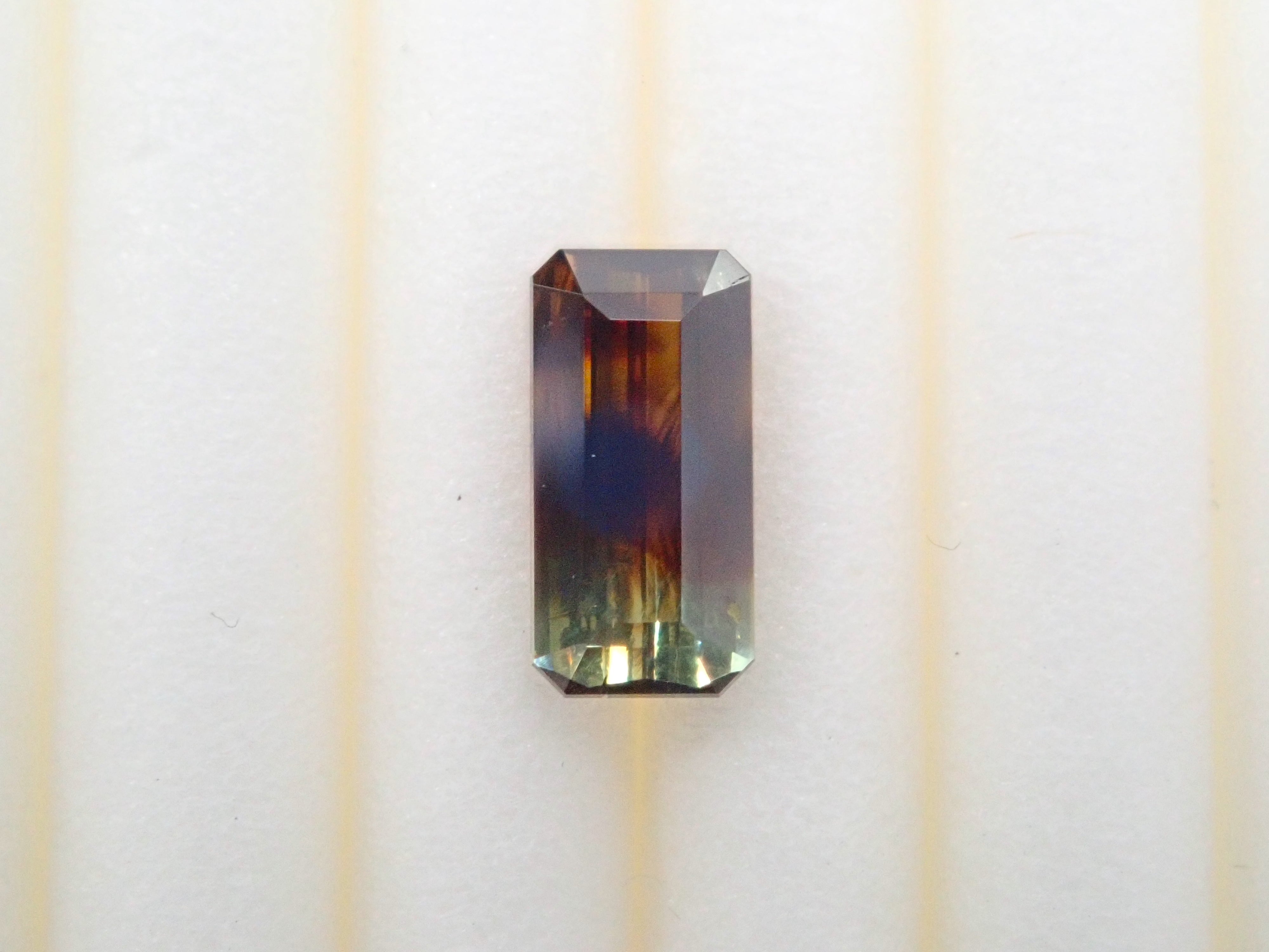 Bicolor Zircon 0.468ct Ruth Japanese-German Dictionary