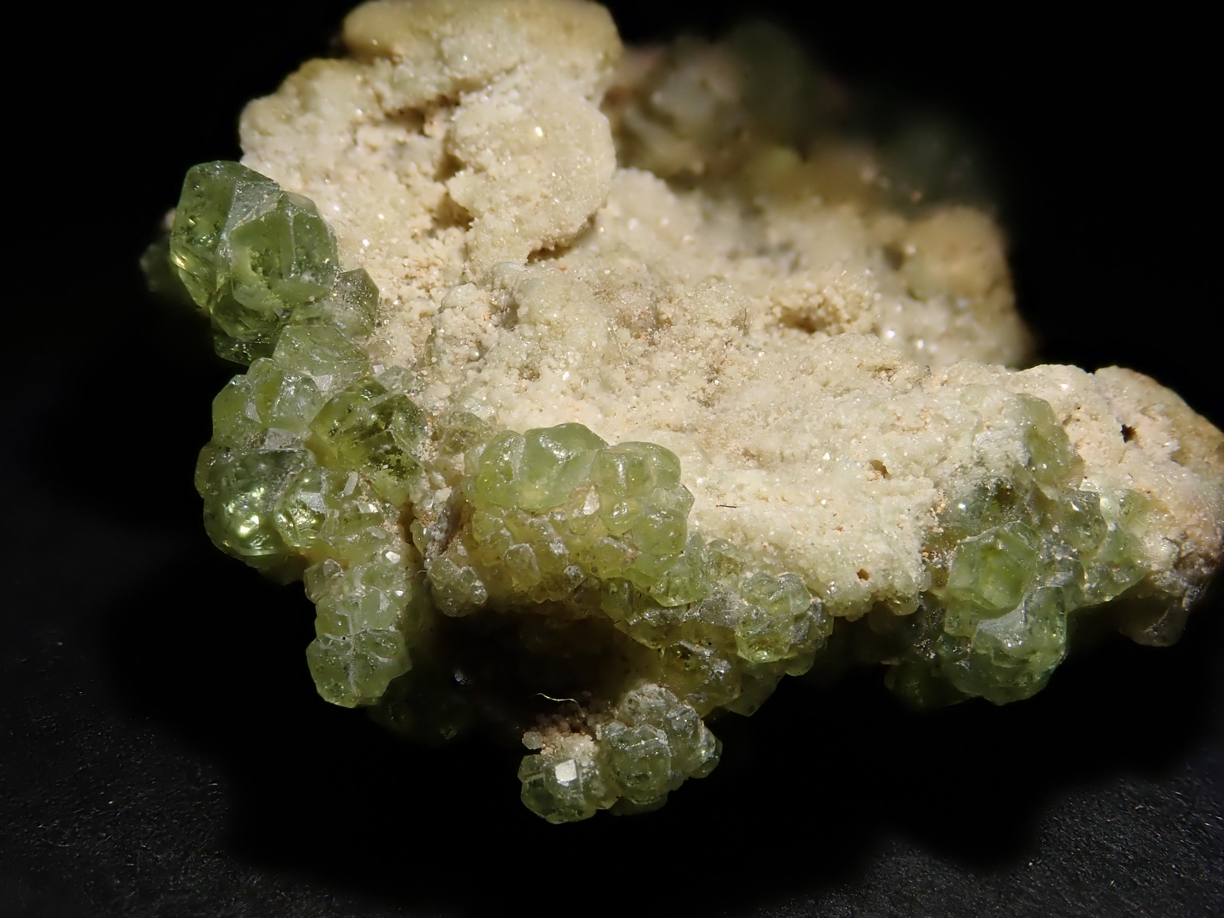 マダガスカル産デマントイドガーネット 38.035ct原石