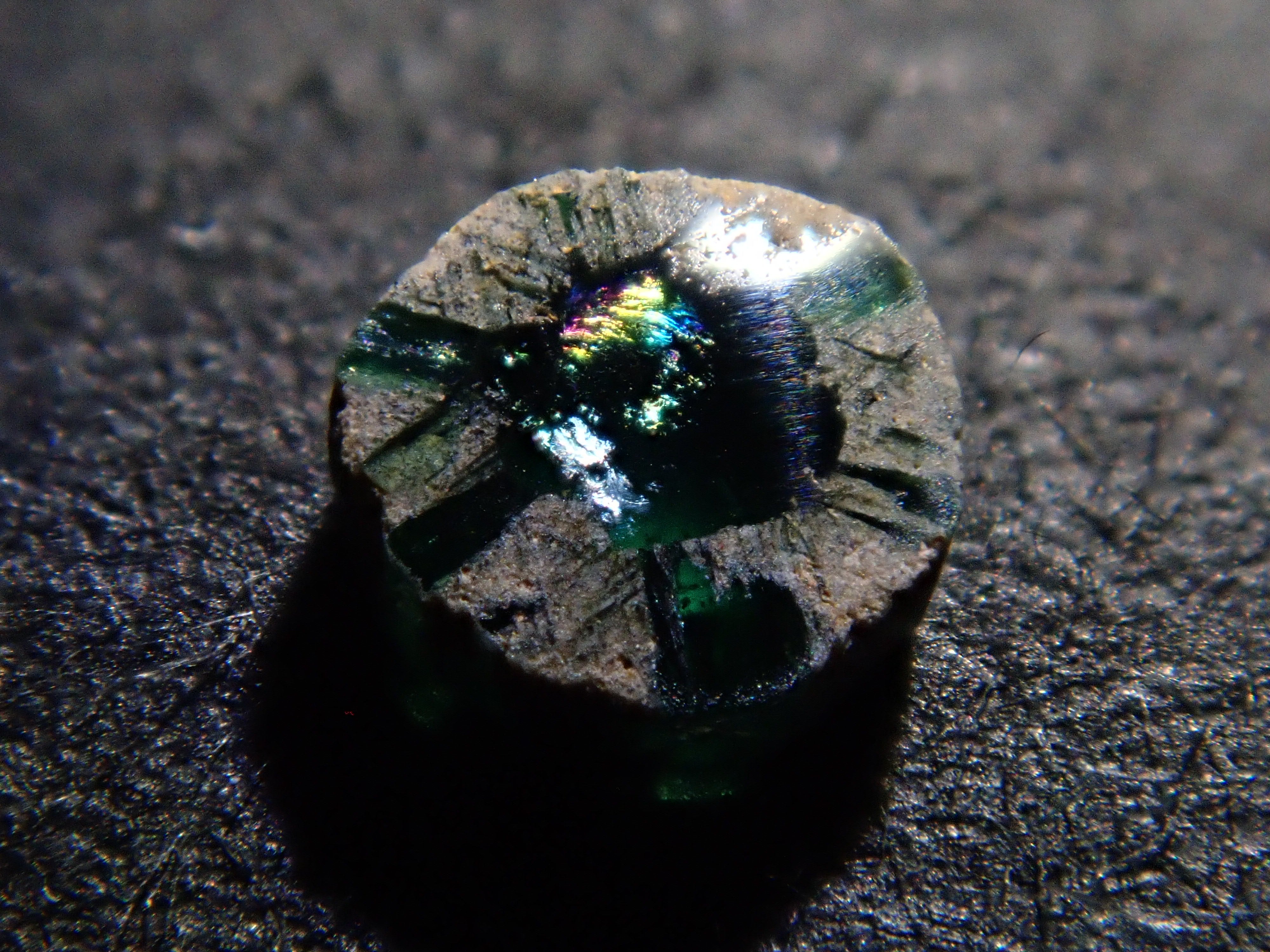 コロンビア産トラピッチェエメラルド(逆トラピッチェ) 0.078ct原石