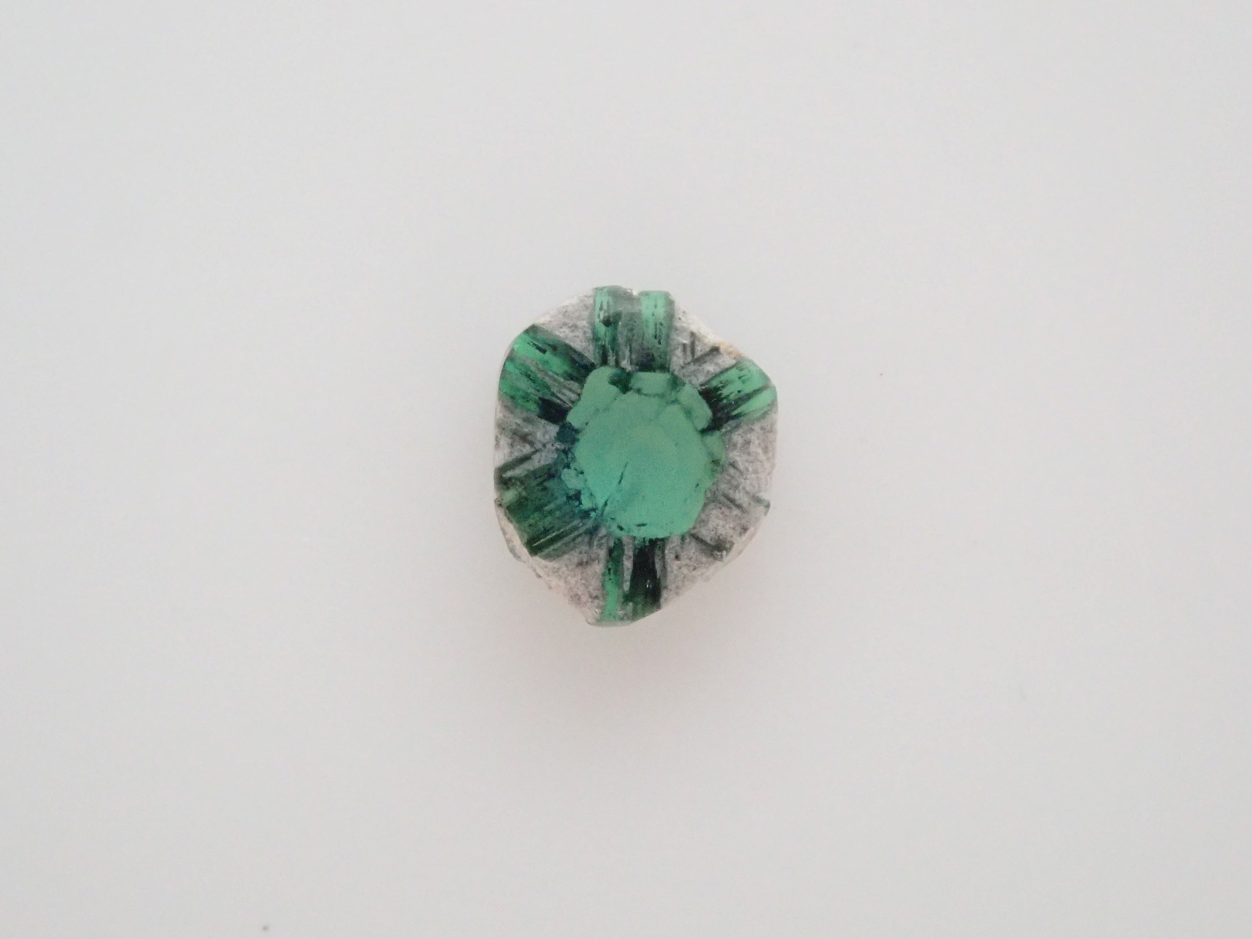 コロンビア産トラピッチェエメラルド(逆トラピッチェ) 0.091ct原石