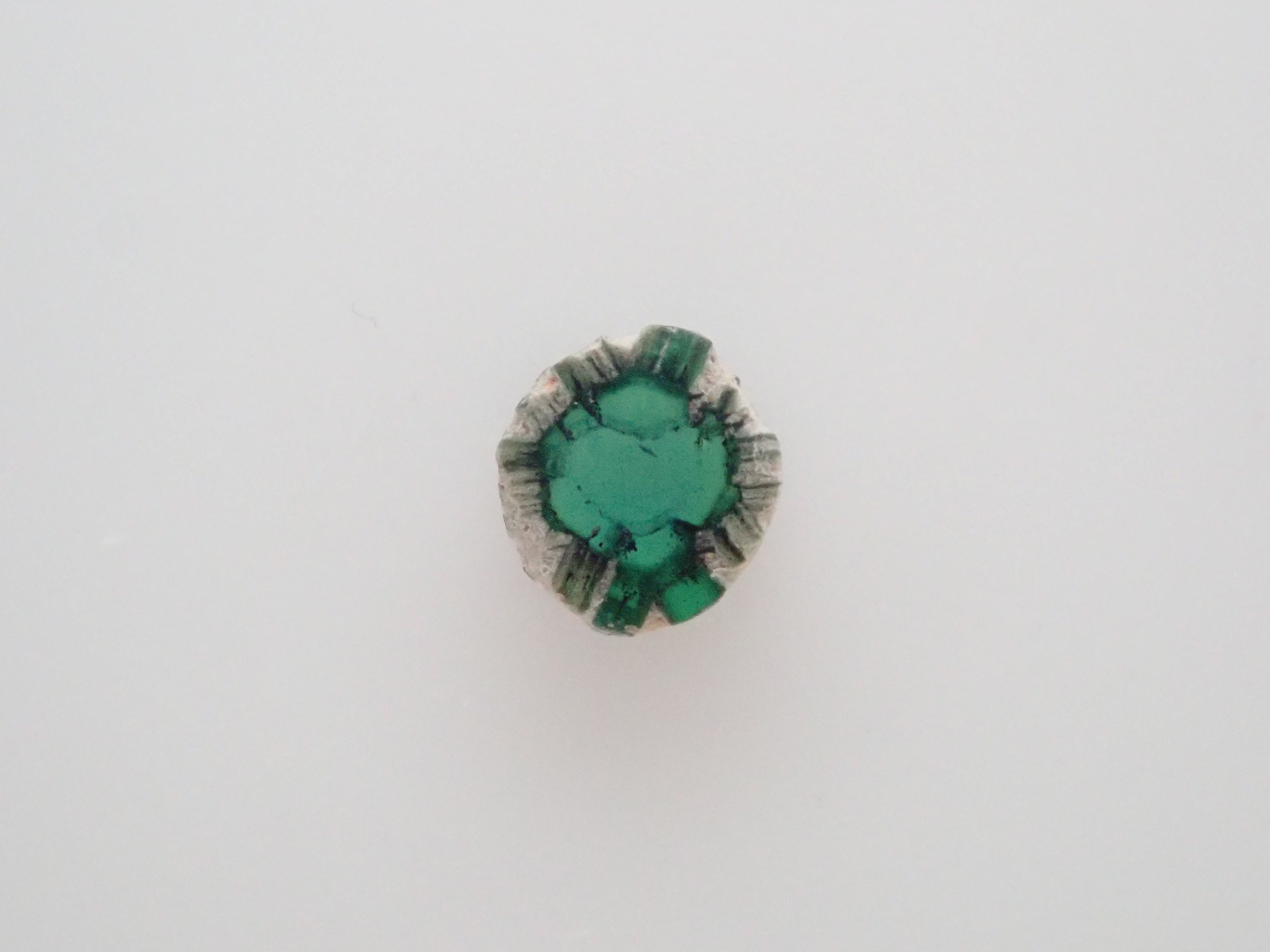 コロンビア産トラピッチェエメラルド(逆トラピッチェ) 0.135ct原石