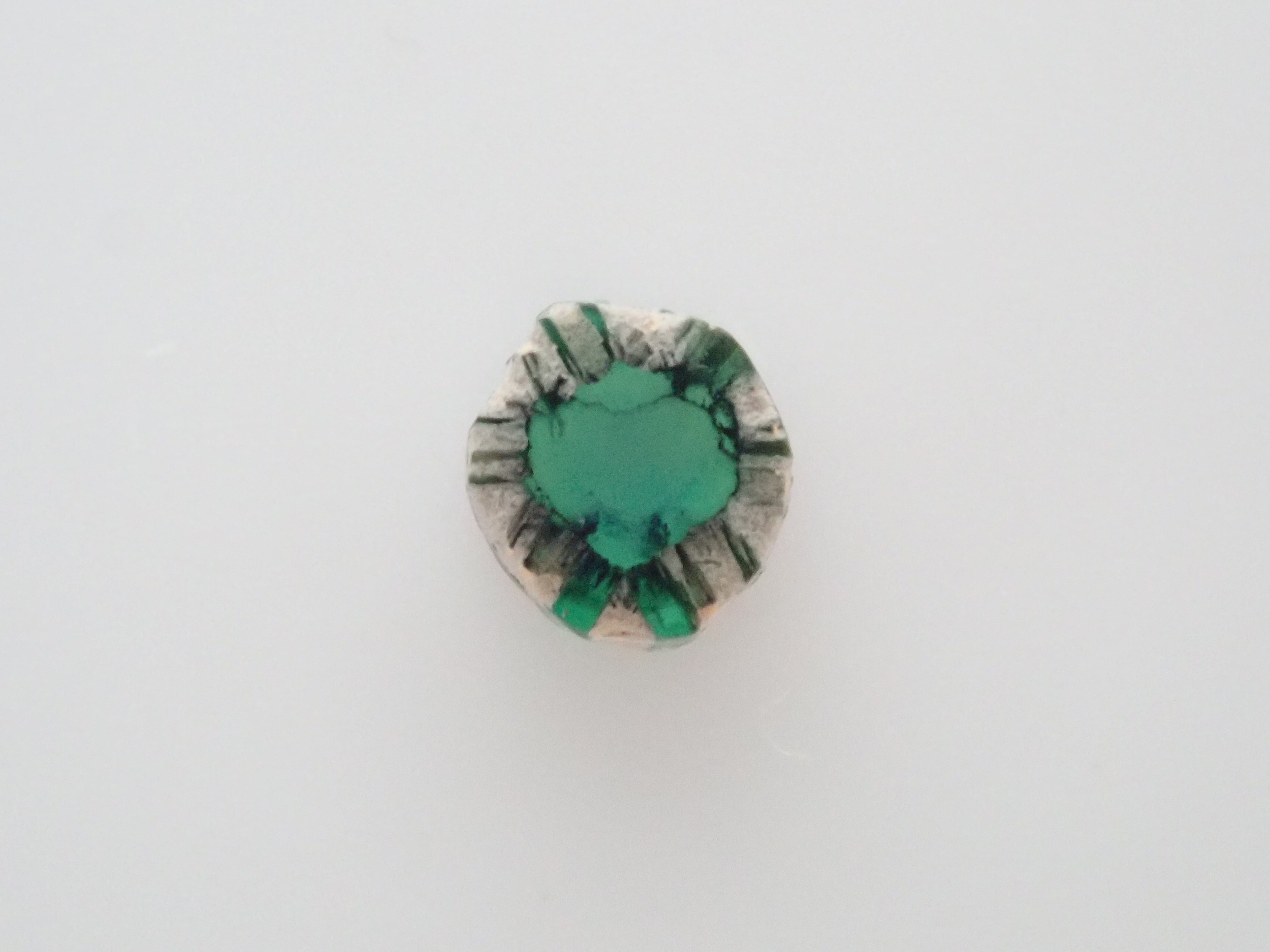 コロンビア産トラピッチェエメラルド(逆トラピッチェ) 0.135ct原石