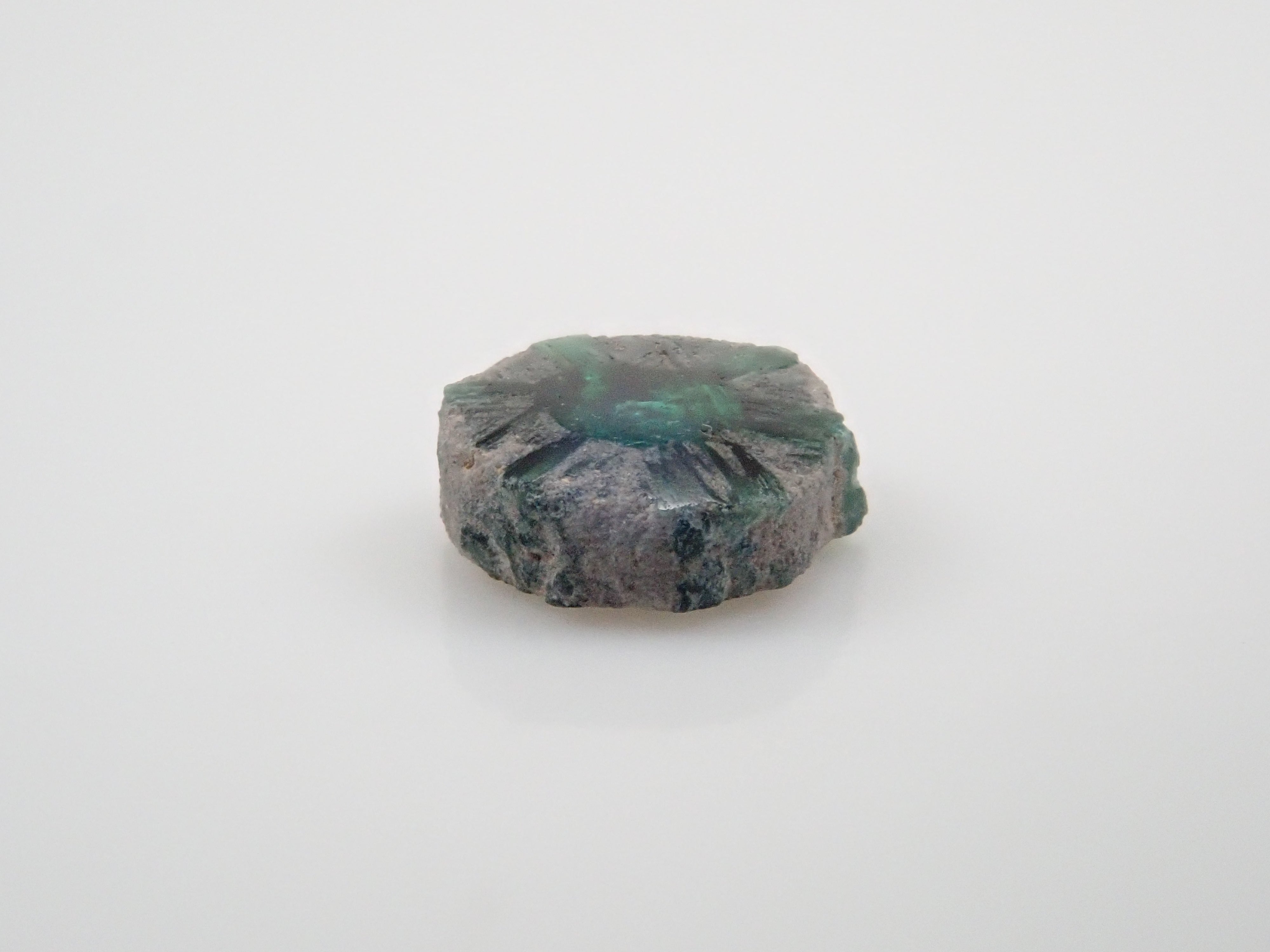 コロンビア産トラピッチェエメラルド(逆トラピッチェ) 0.168ct原石