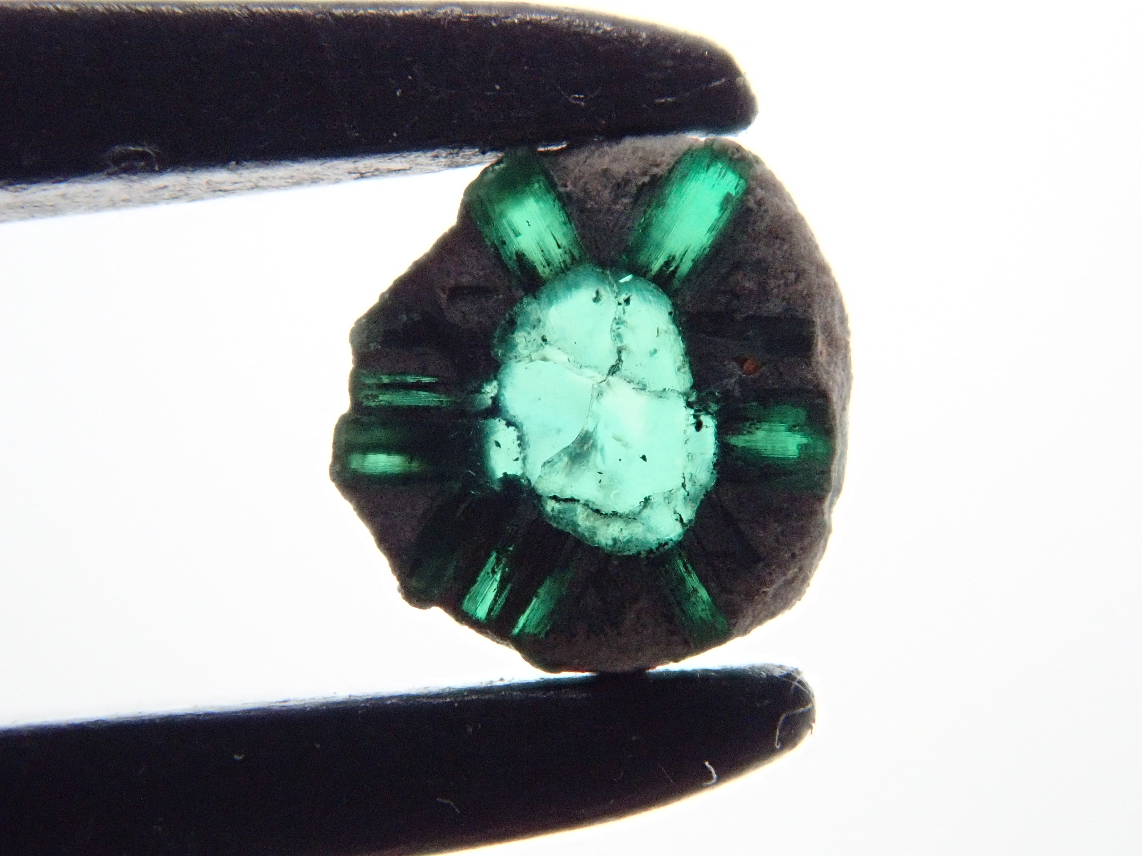 コロンビア産トラピッチェエメラルド(逆トラピッチェ) 0.168ct原石