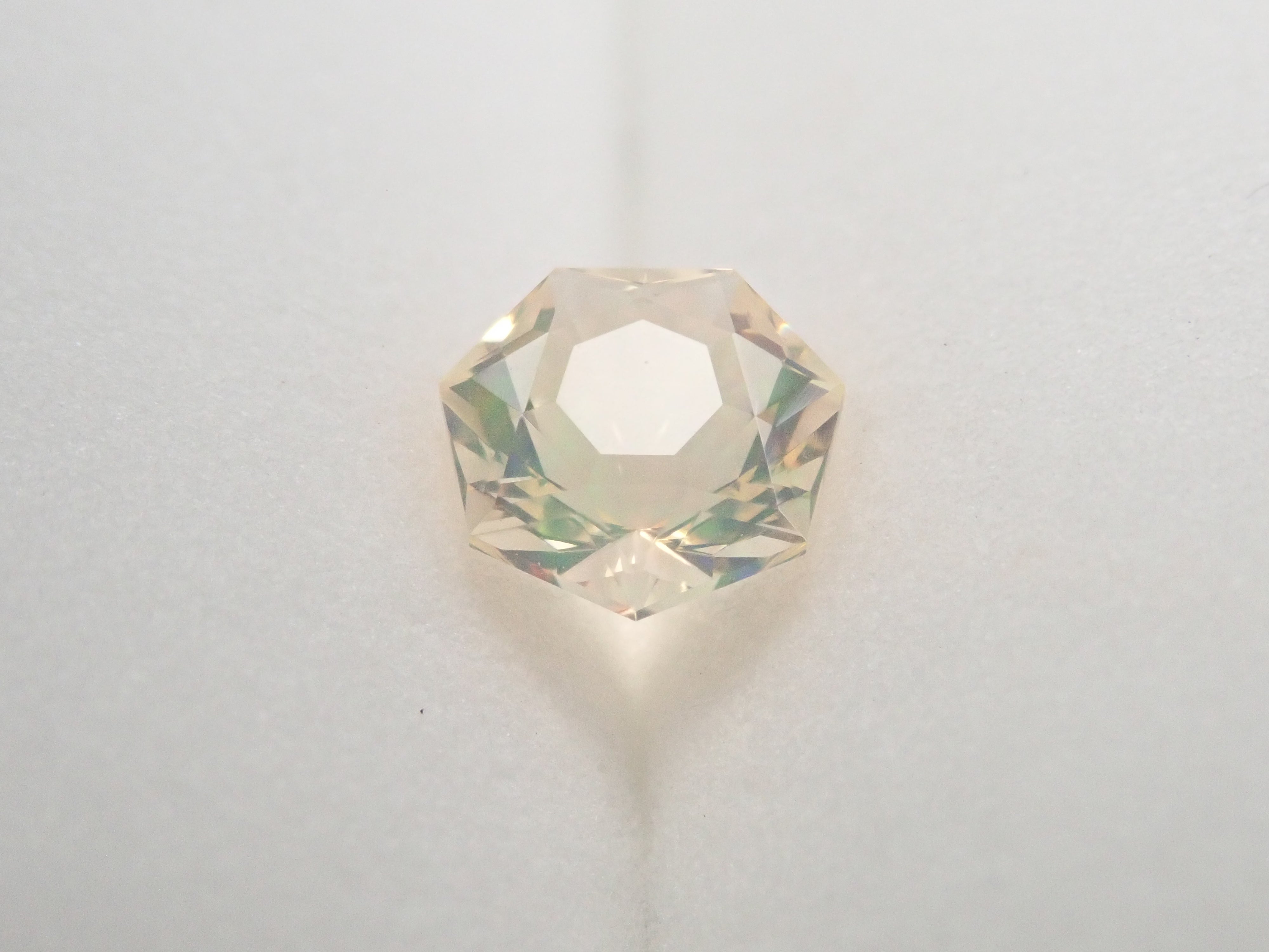 メキシコ産オパール(ファセットカット) 0.550ctルース
