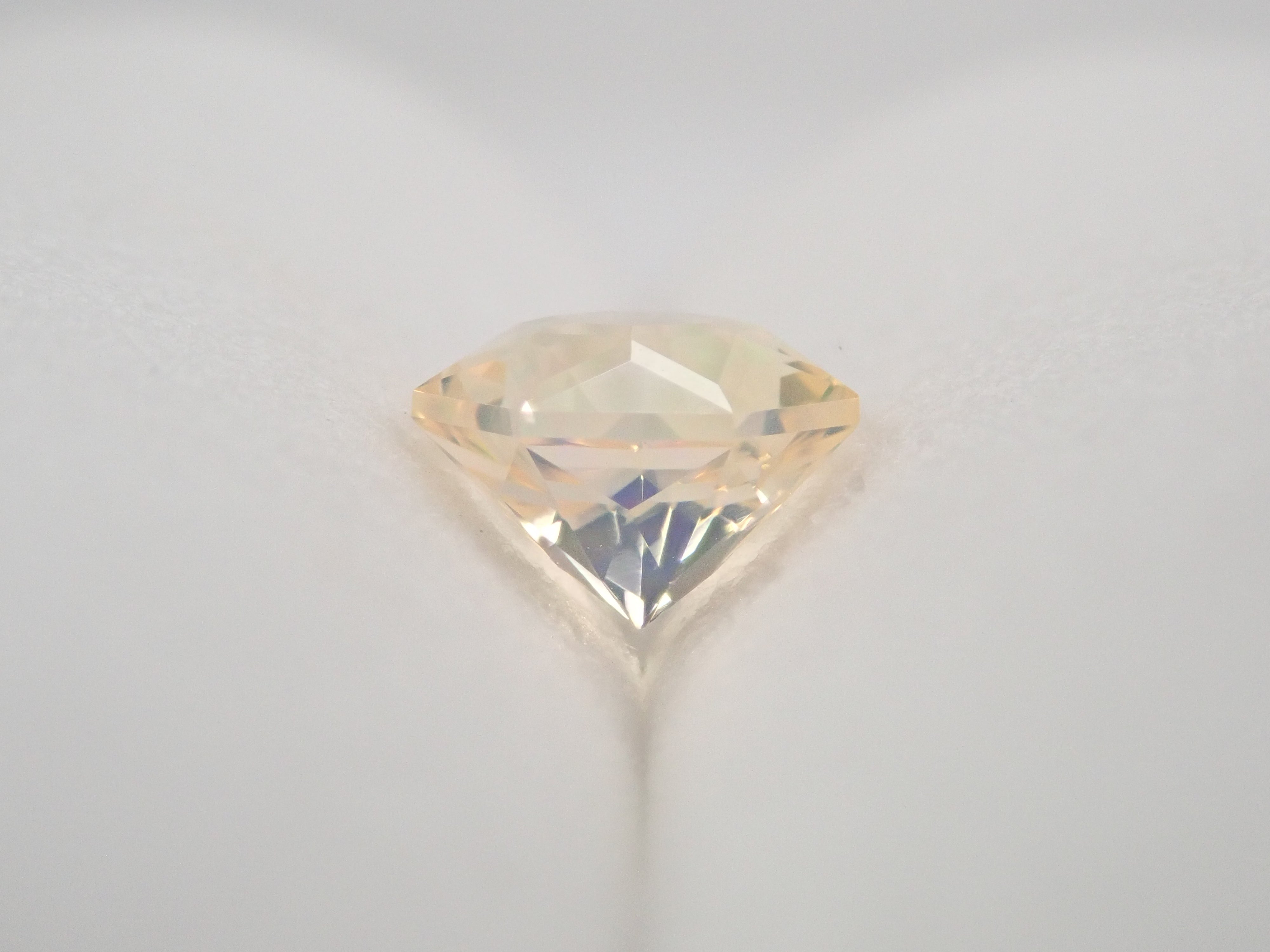 メキシコ産オパール(ファセットカット) 0.550ctルース