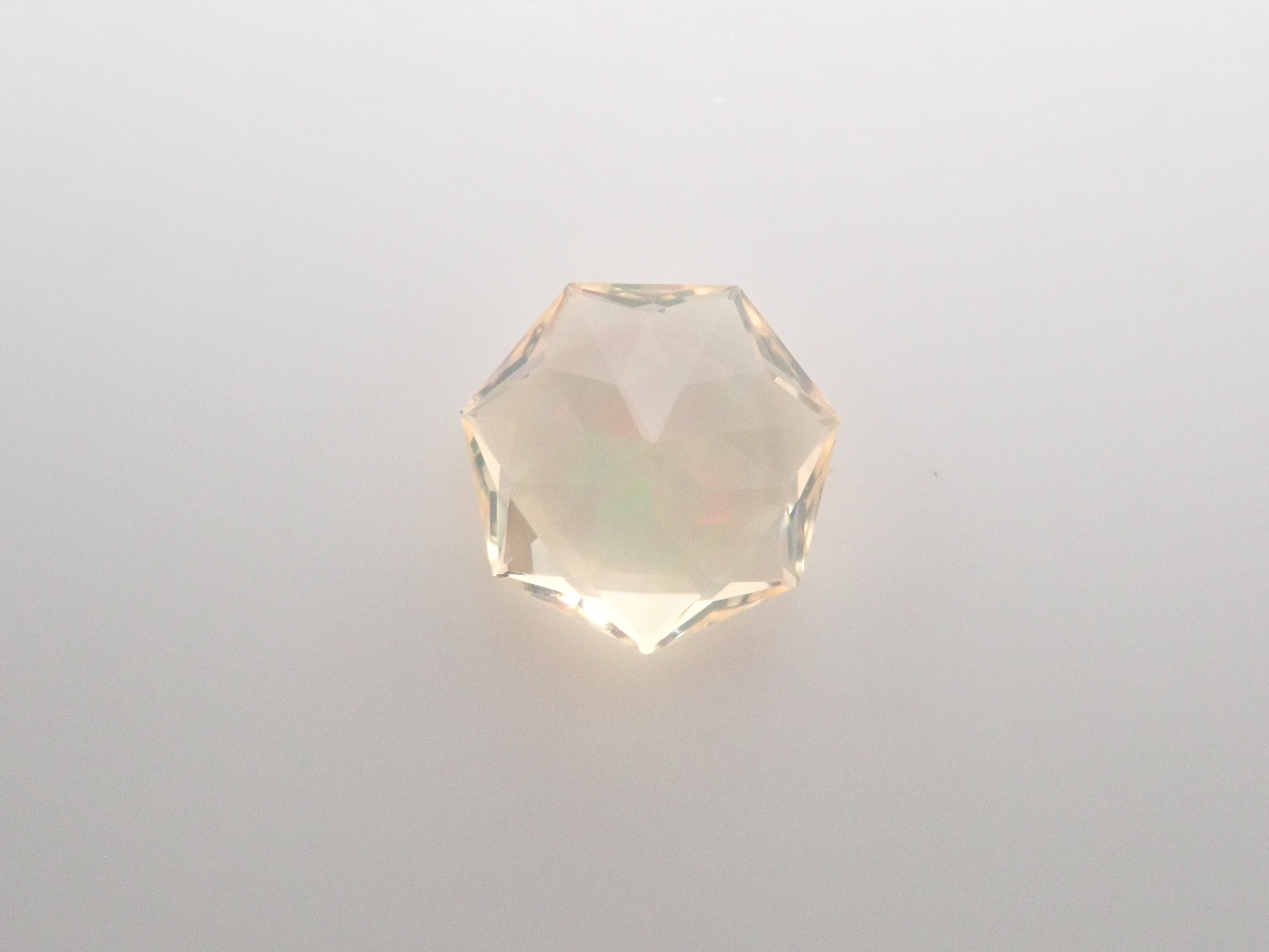 メキシコ産オパール(ファセットカット) 0.550ctルース