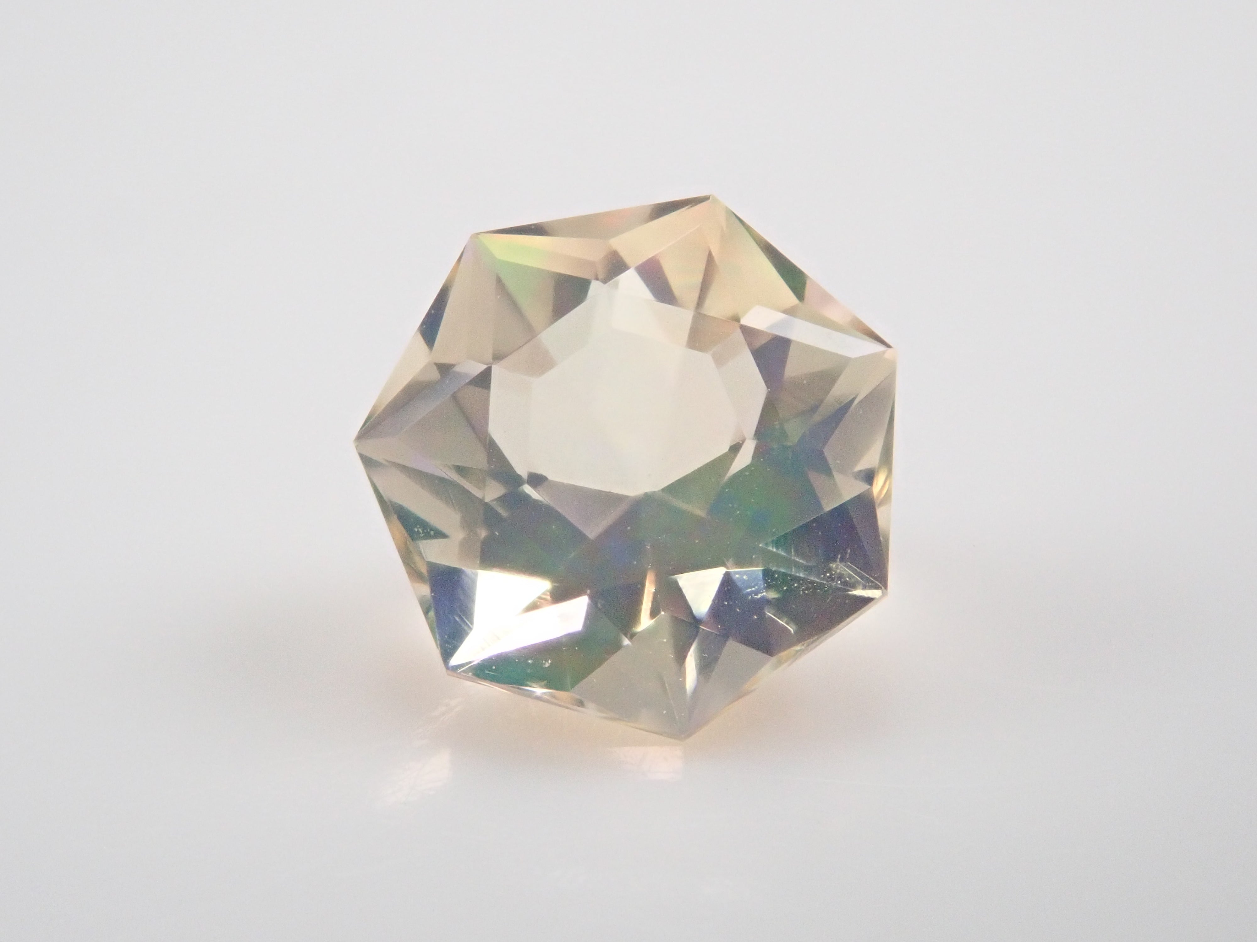 メキシコ産オパール(ファセットカット) 0.550ctルース