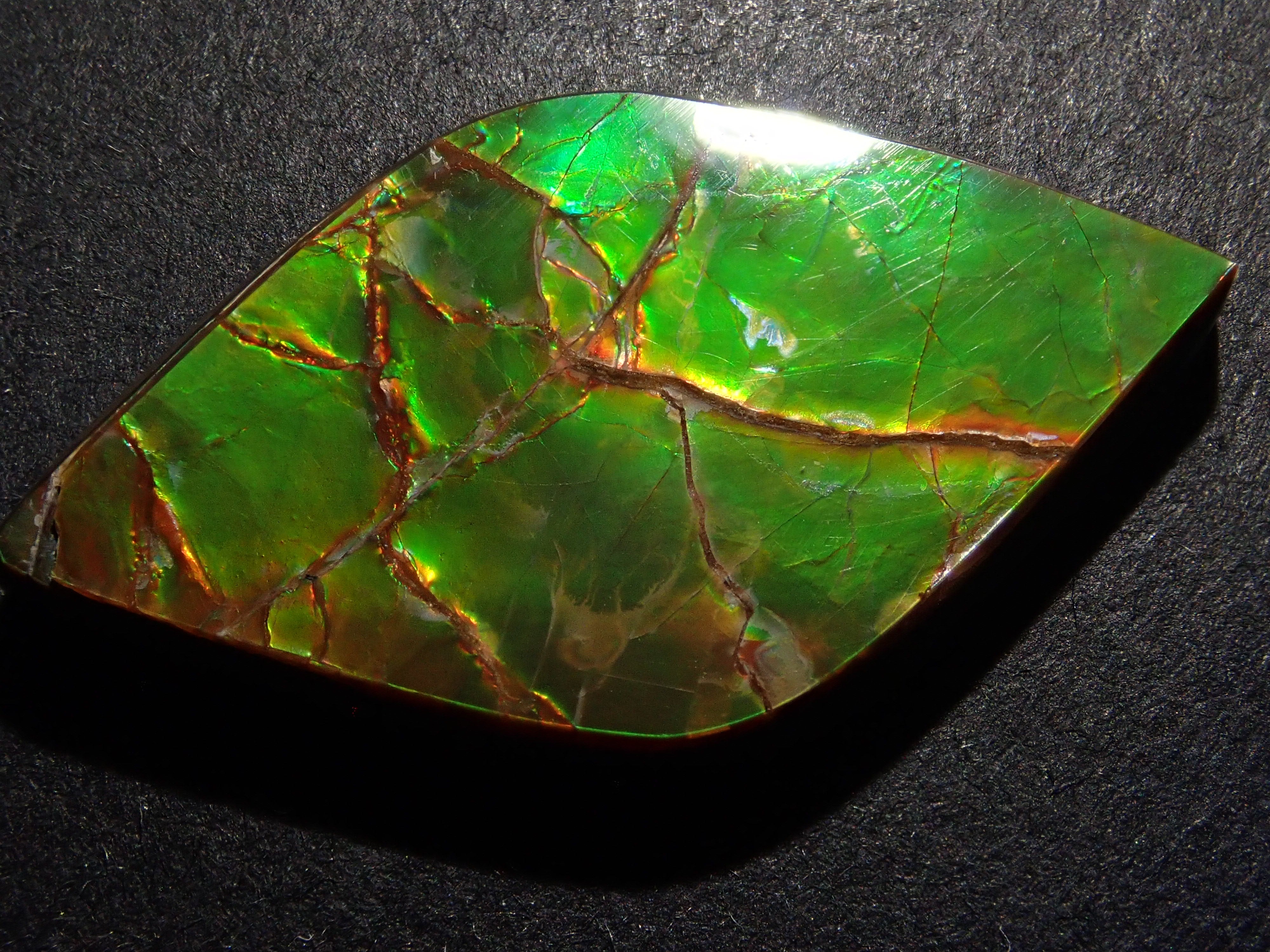 【12/25 22時販売】カナダ産アンモライト 17.043ctルース