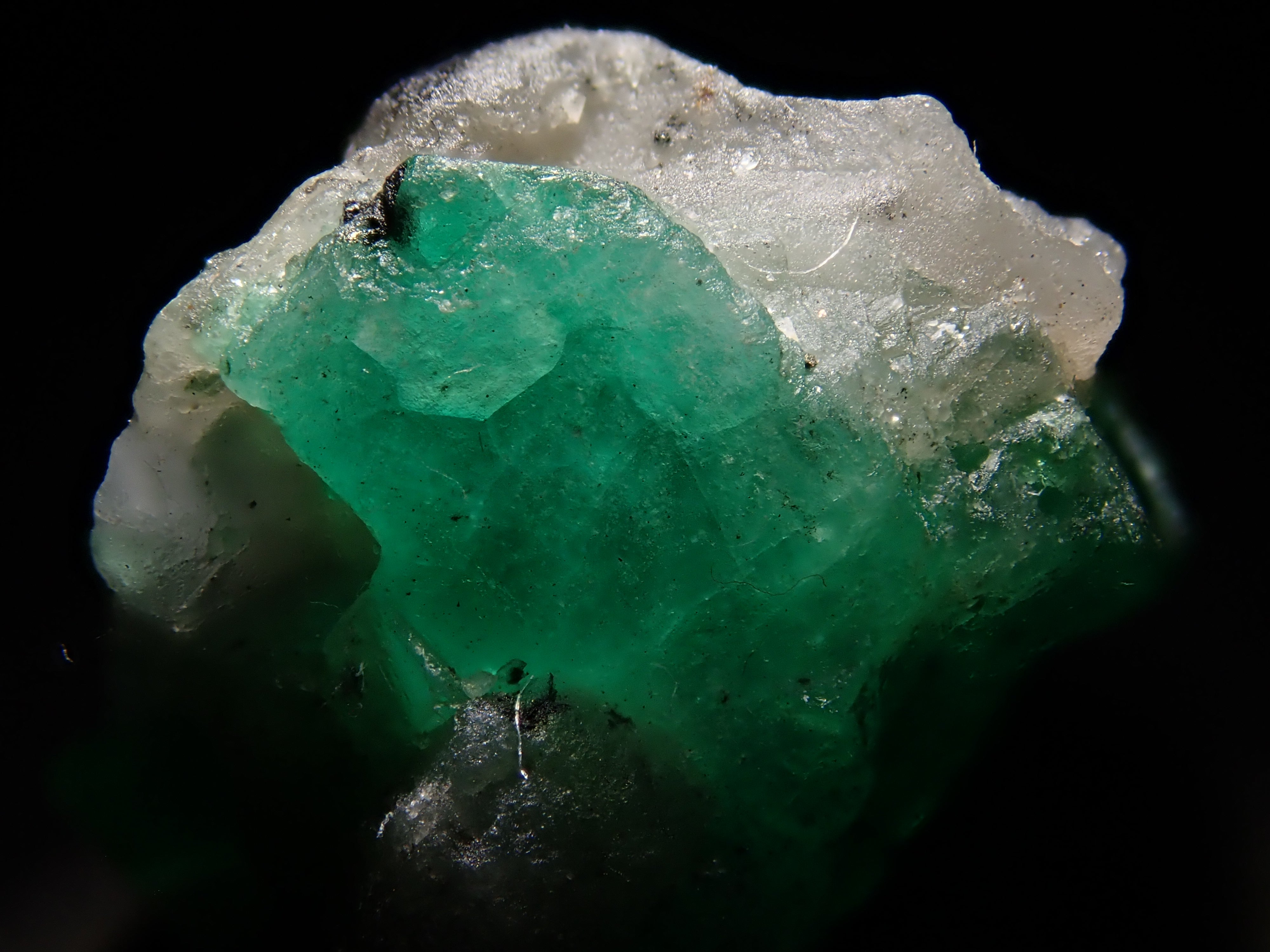 【12/20 22時販売】コロンビア産エメラルド 7.924ct原石