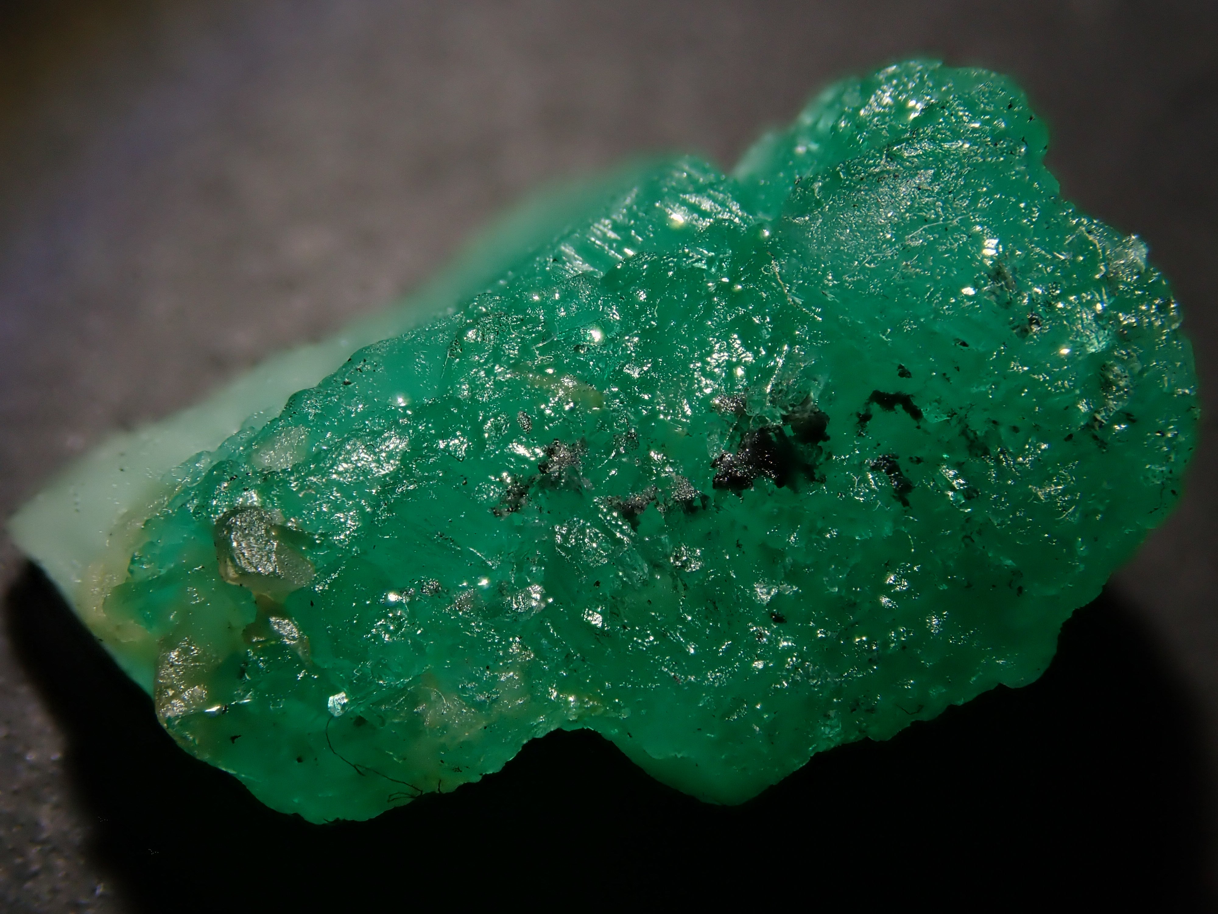 【12/14 22時販売】コロンビア産エメラルド 11.155ct原石(パイライト付き)