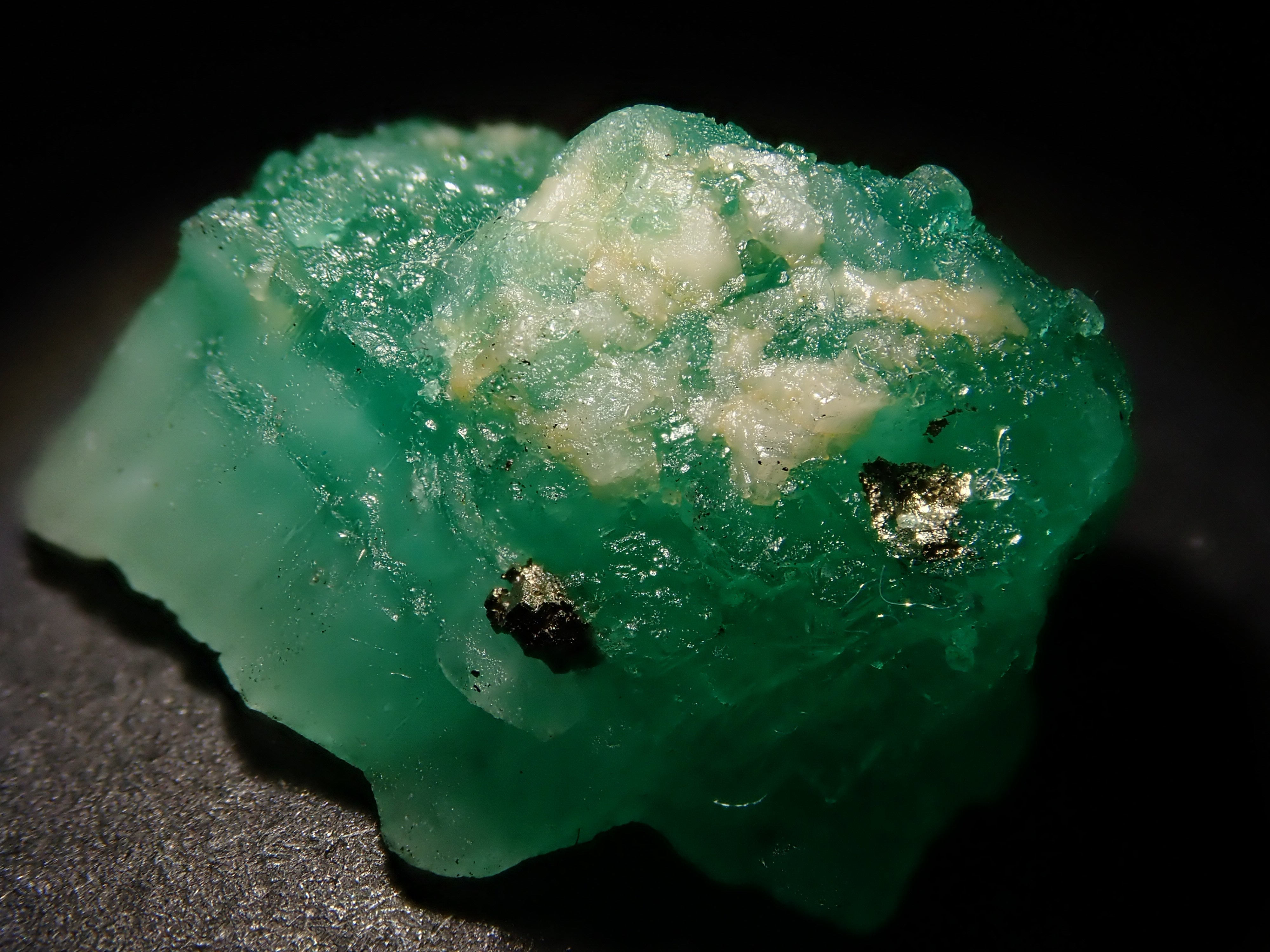 【12/14 22時販売】コロンビア産エメラルド 11.155ct原石(パイライト付き)