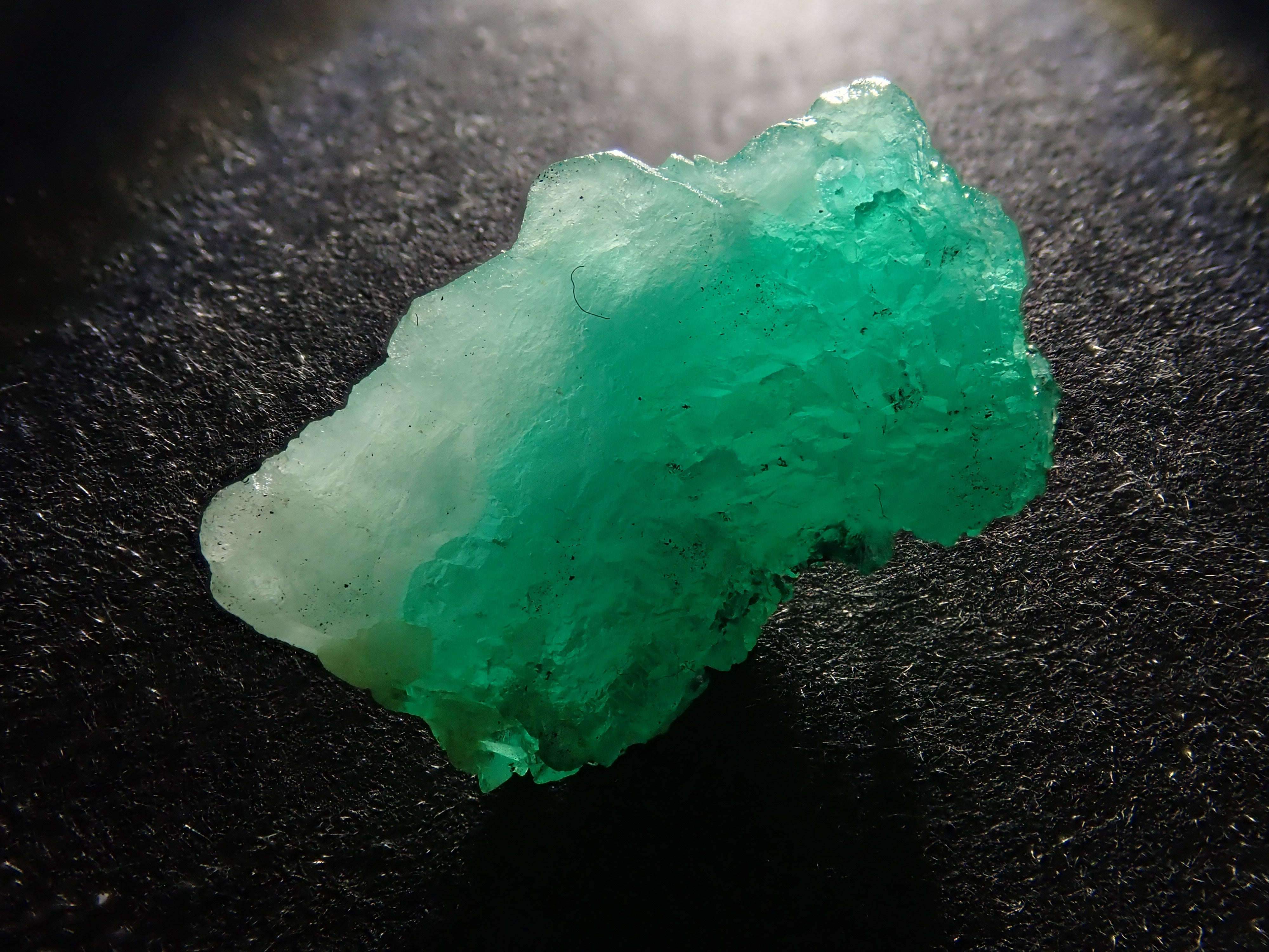 【12/9 22時販売】コロンビア産エメラルド 11.155ct原石(パイライト付き)