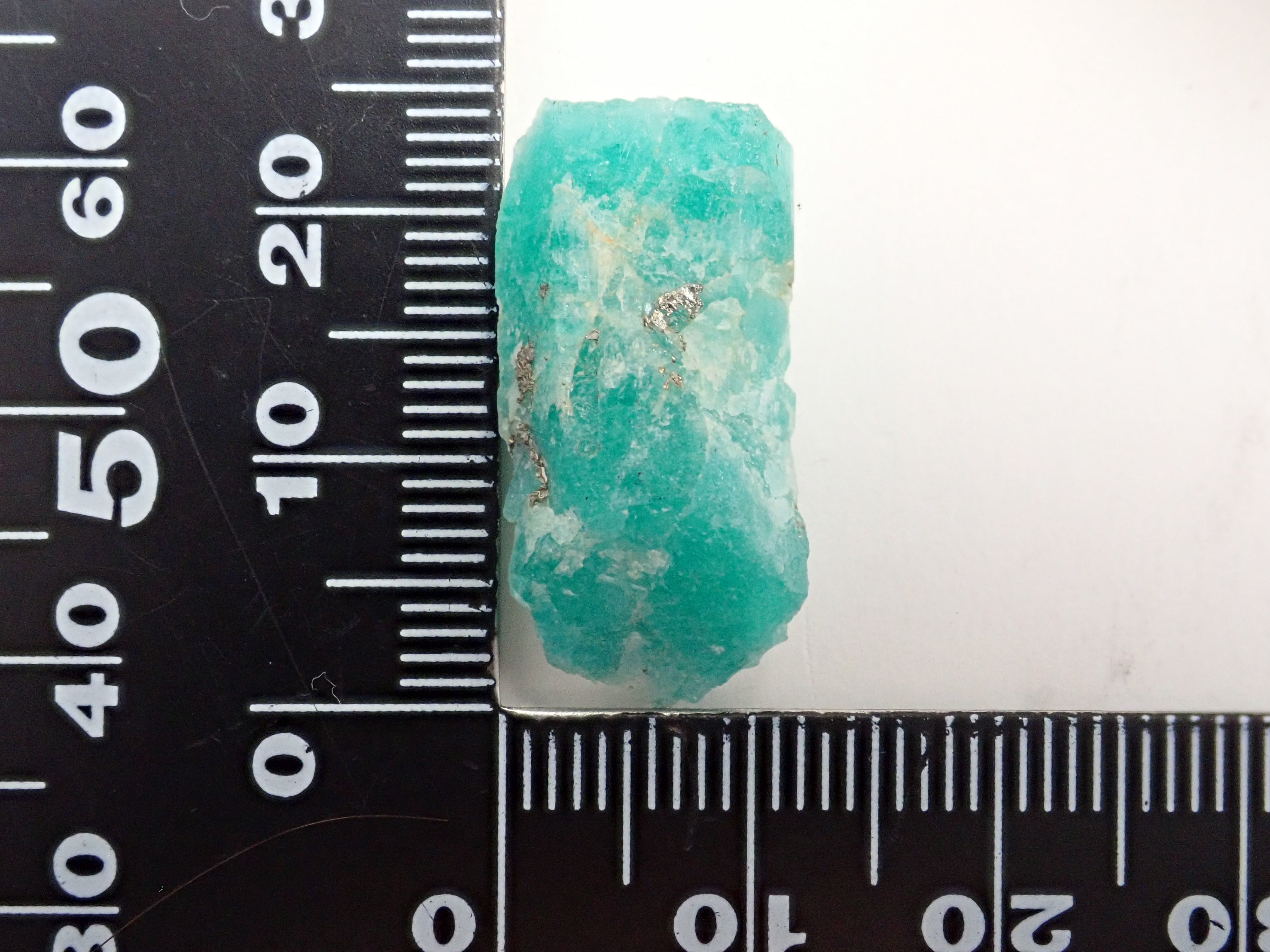 【12/14 22時販売】コロンビア産エメラルド 18.900ct原石(パイライト付き)