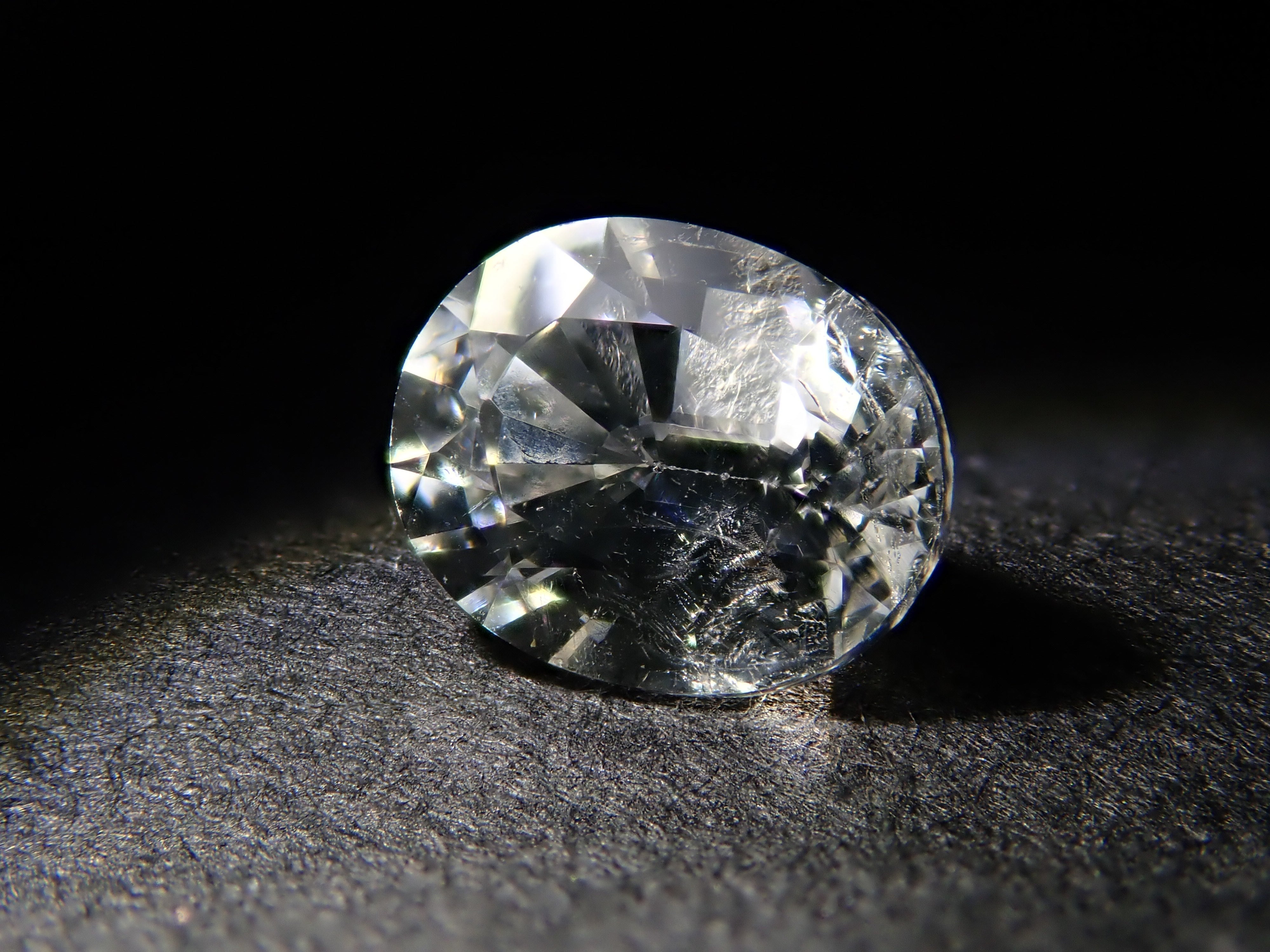 【12/21 22時販売】ミャンマー産リューコガーネット 0.542ctルース 鑑別書