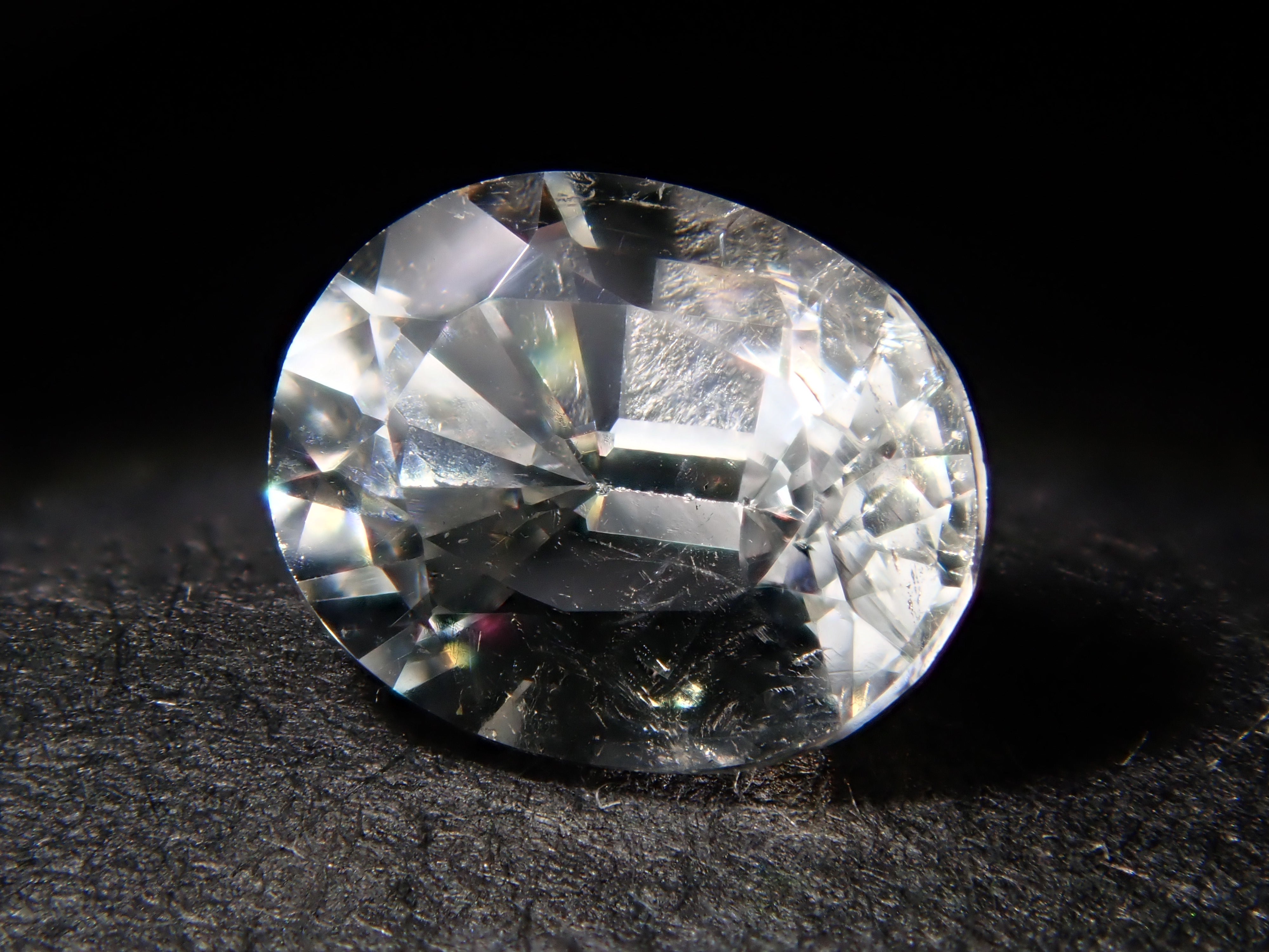 【12/21 22時販売】ミャンマー産リューコガーネット 0.542ctルース 鑑別書