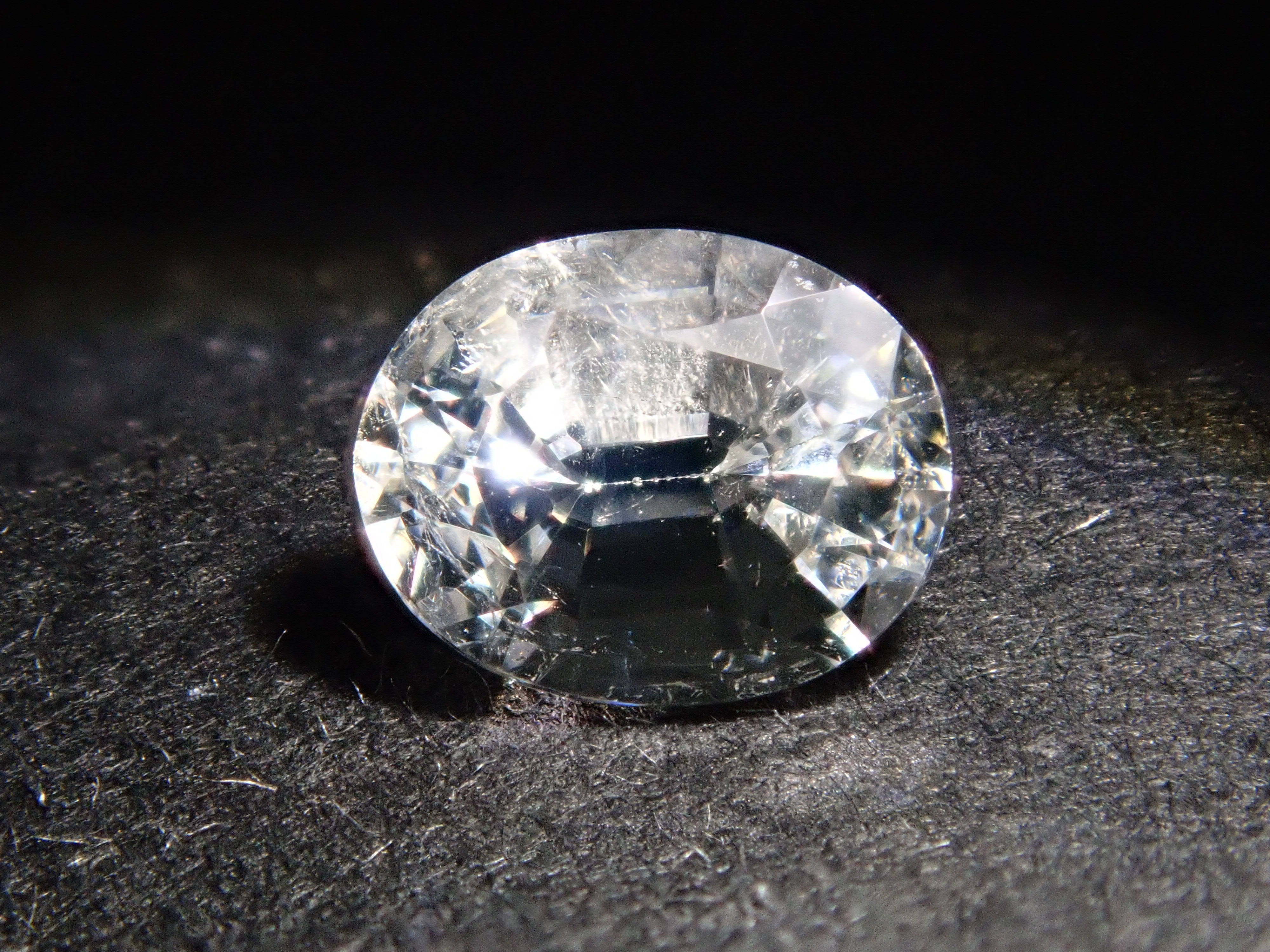 【12/21 22時販売】ミャンマー産リューコガーネット 0.542ctルース 鑑別書