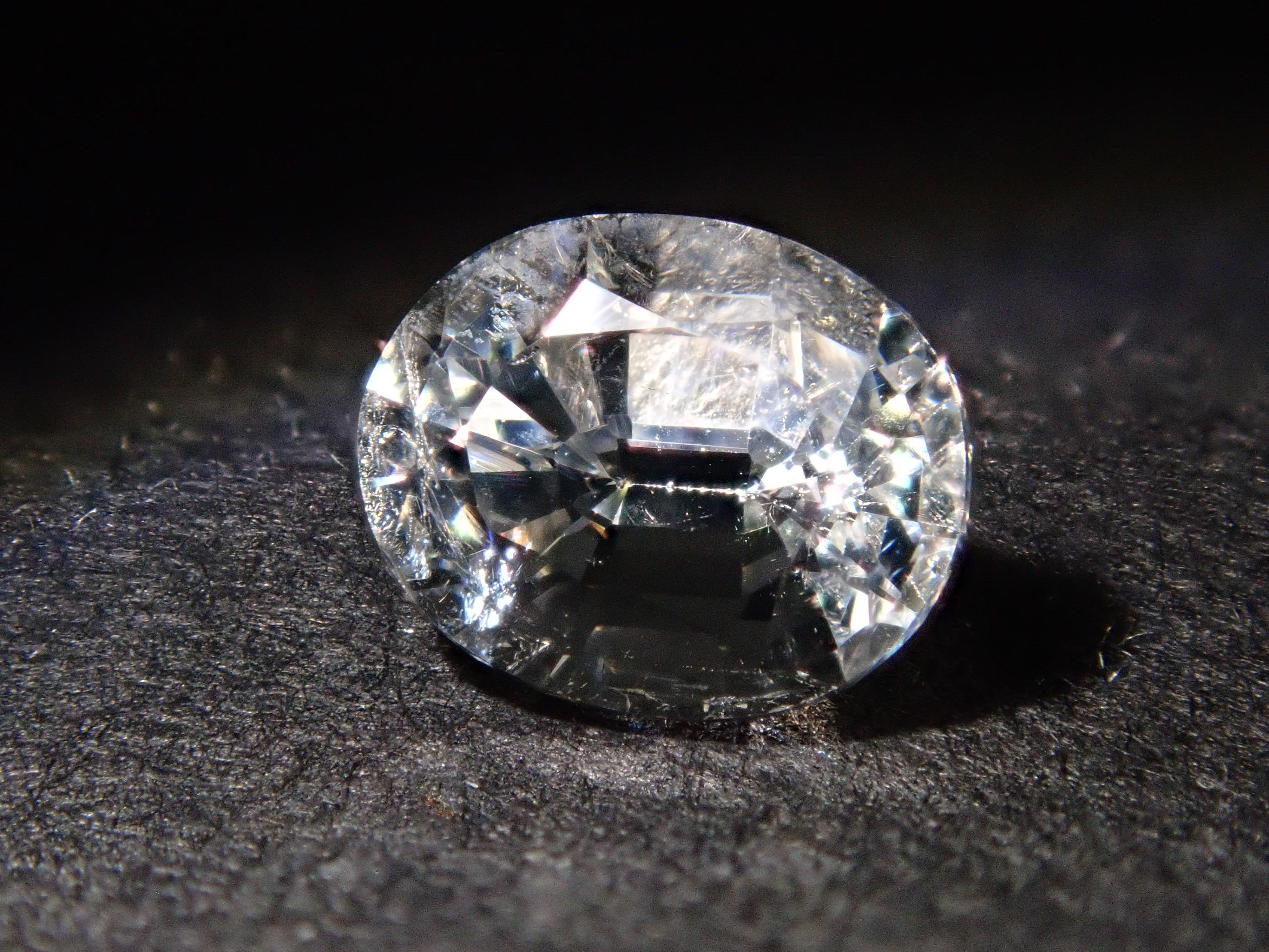 【12/21 22時販売】ミャンマー産リューコガーネット 0.542ctルース 鑑別書