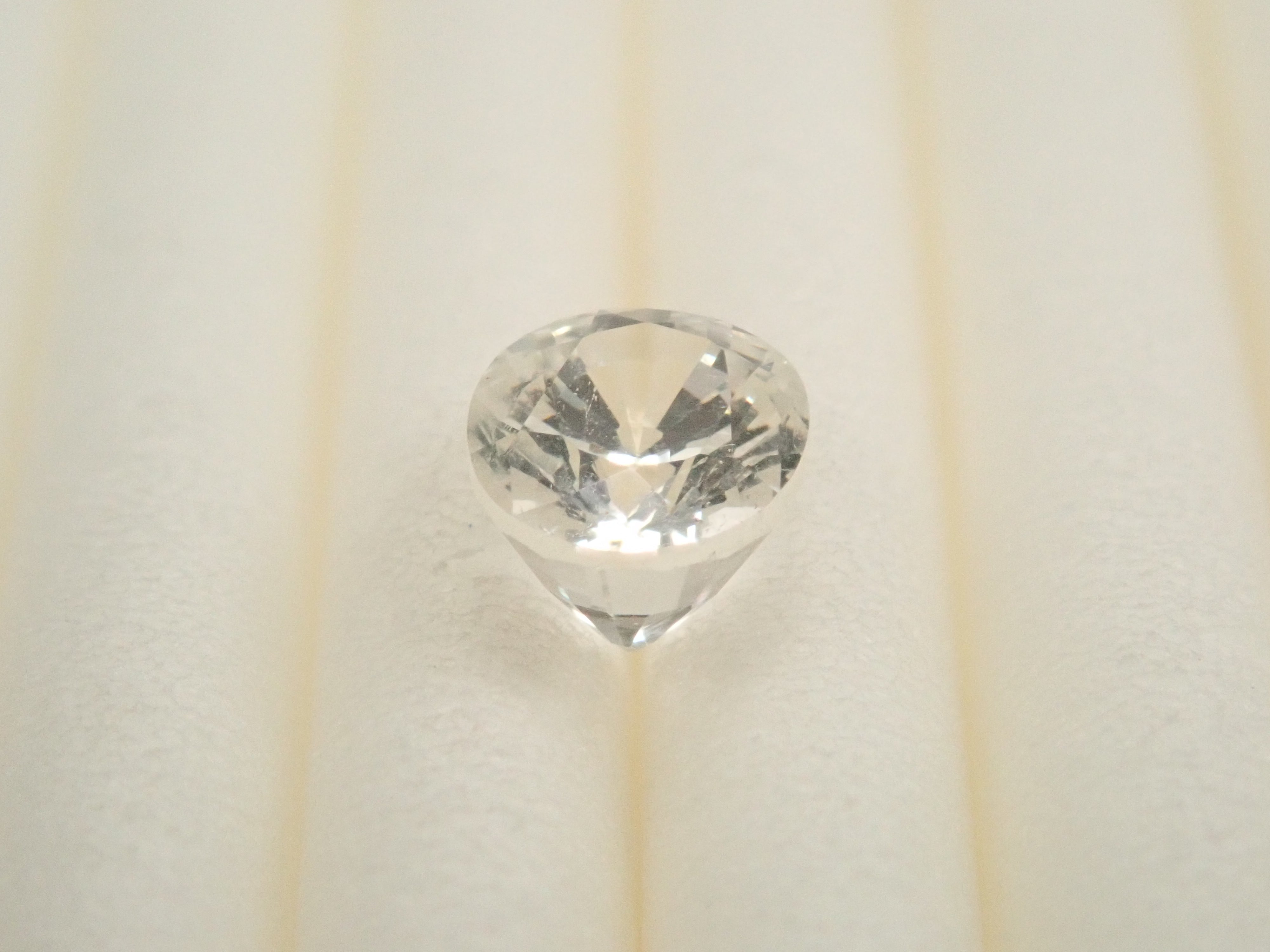 【12/21 22時販売】ミャンマー産リューコガーネット 0.542ctルース 鑑別書