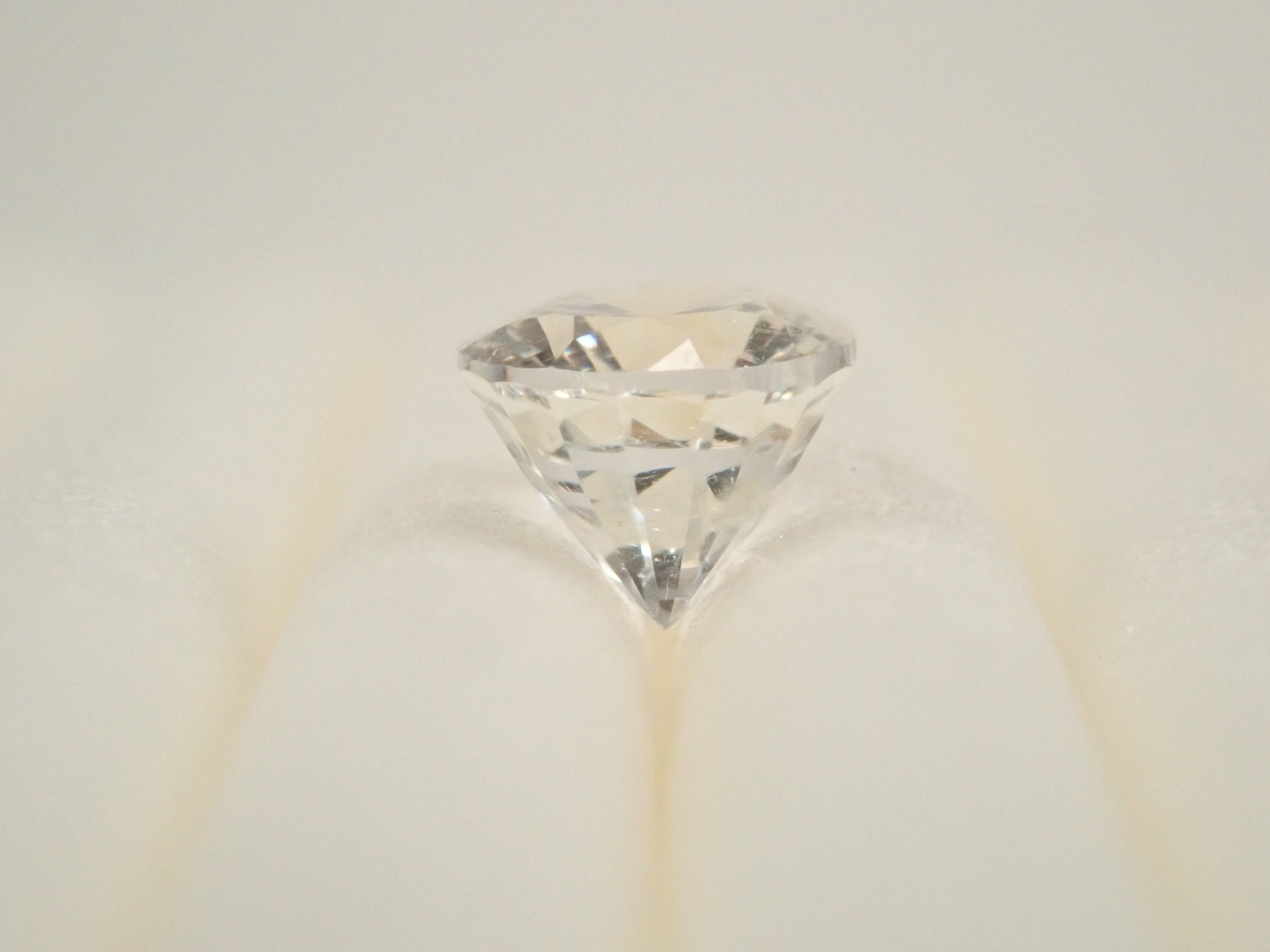 【12/21 22時販売】ミャンマー産リューコガーネット 0.542ctルース 鑑別書