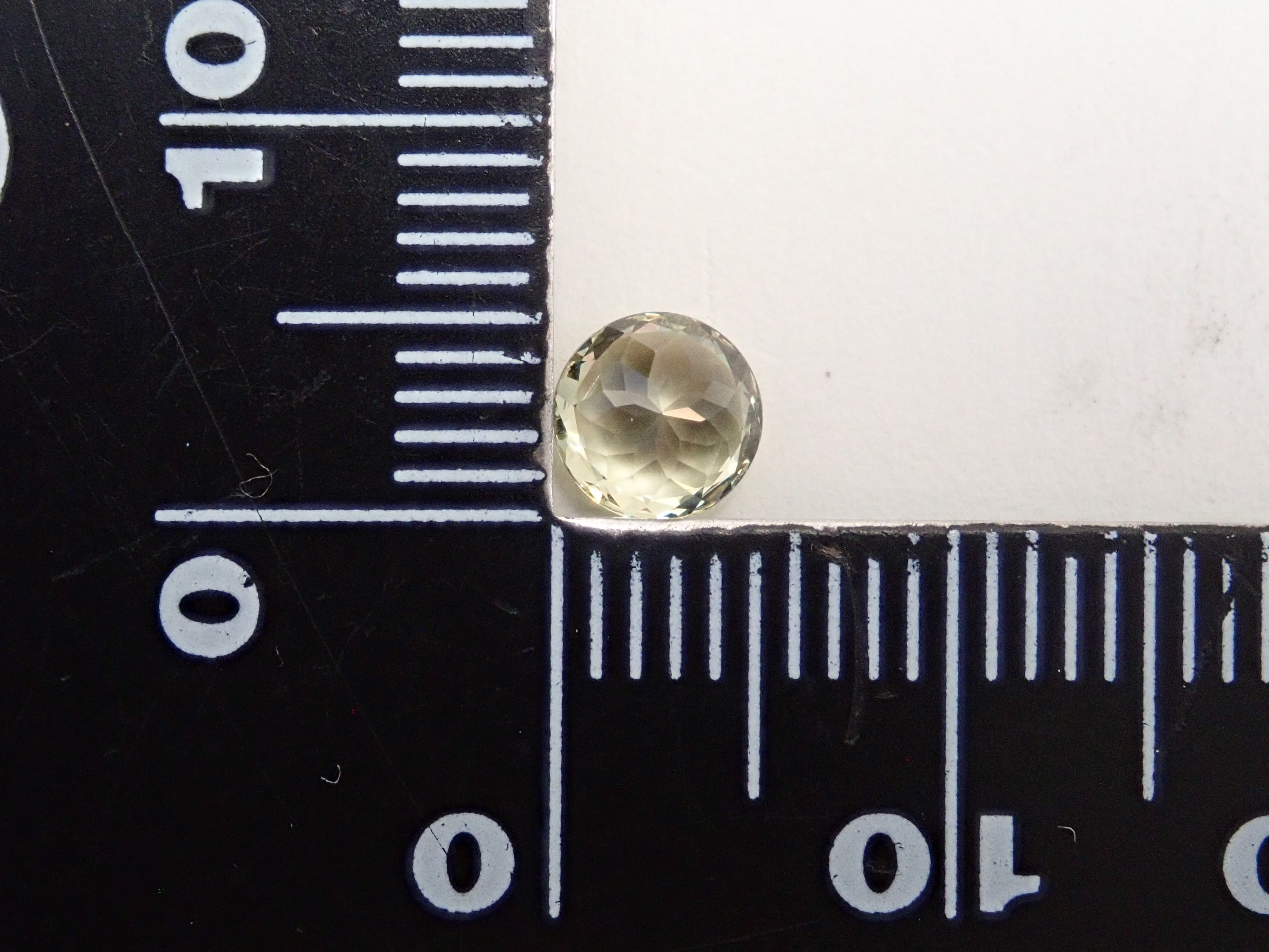 【12/12 22時販売】マリ共和国産マリガーネット(グロッシュラー/アンドラダイト・ガーネット) 0.741ctルース 鑑別書