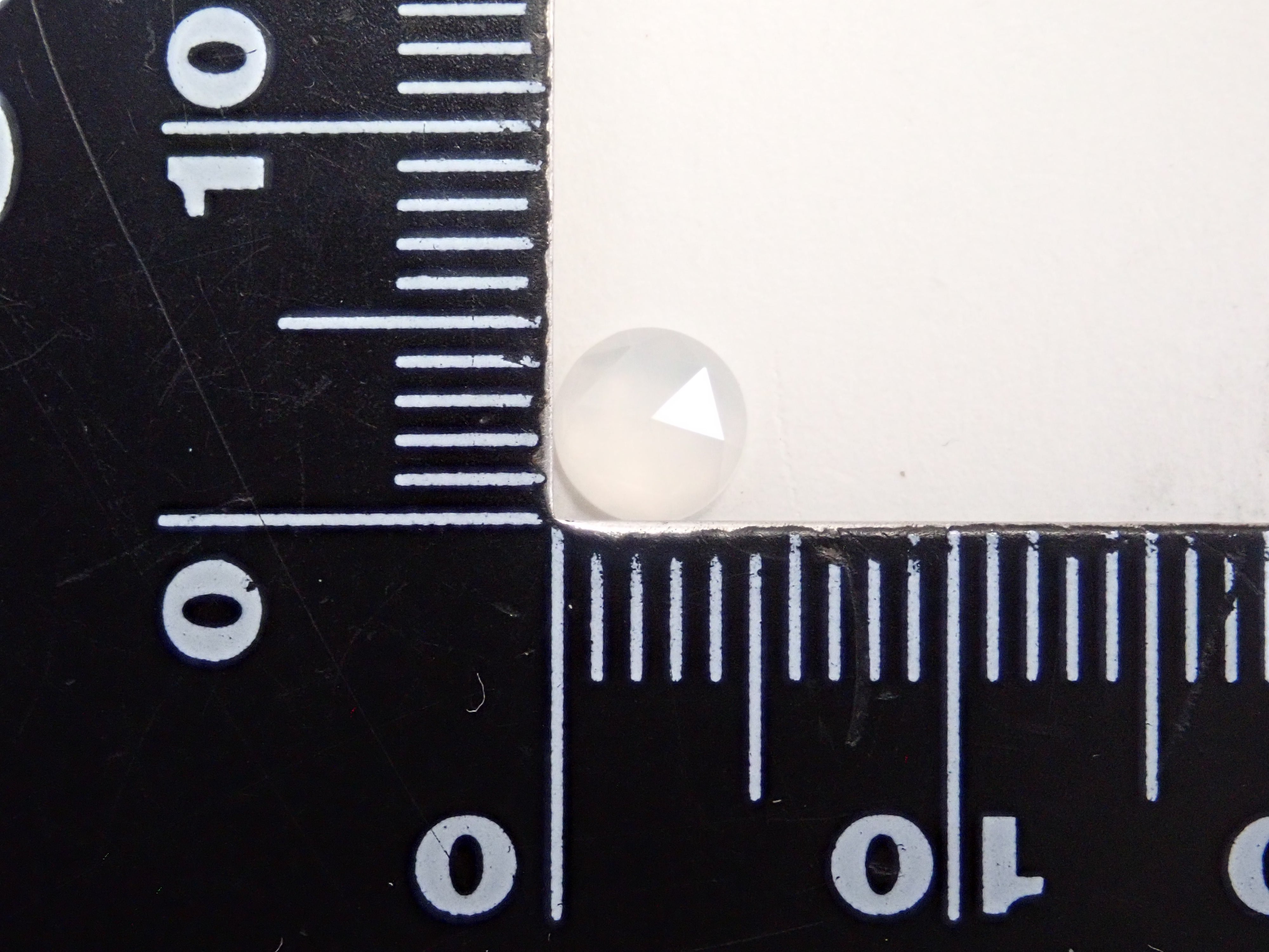 【12/14 22時販売】インド産ムーンストーン 5.1mm/0.426ctルース(ローズカット)