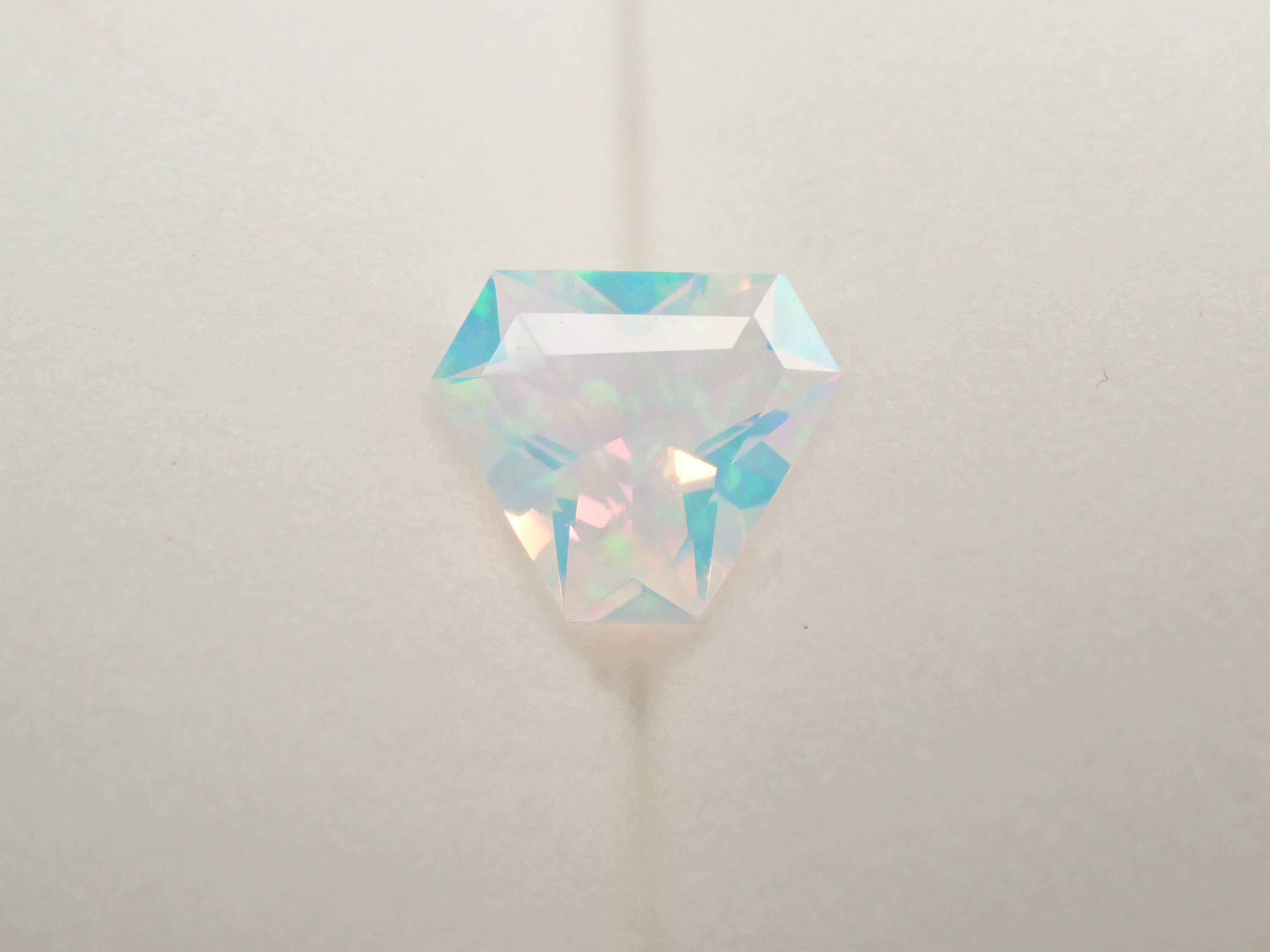 【12/12 22時販売】合成オパール 0.856ctルース(合成ウォーターオパール)