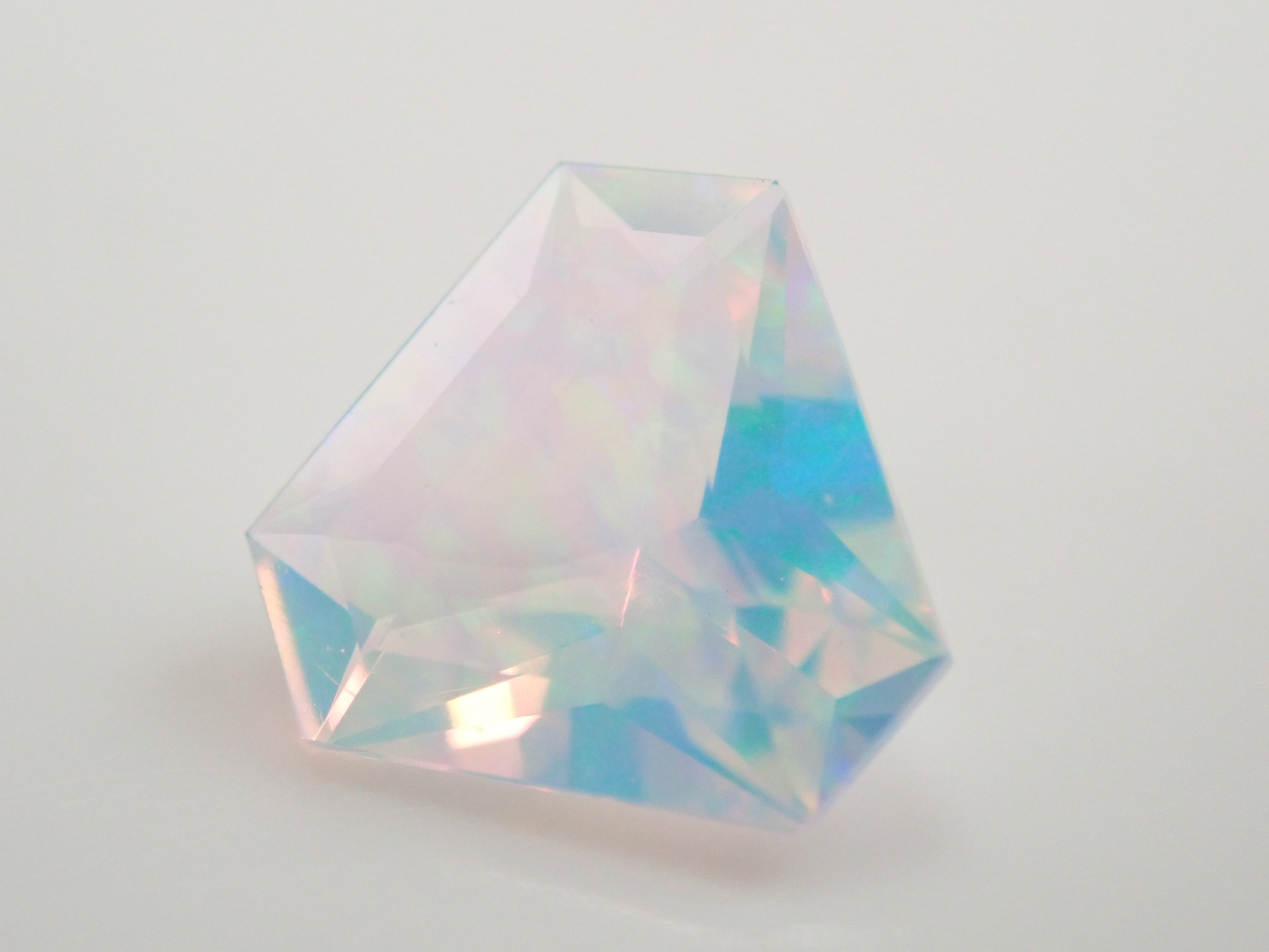 【12/12 22時販売】合成オパール 0.856ctルース(合成ウォーターオパール)