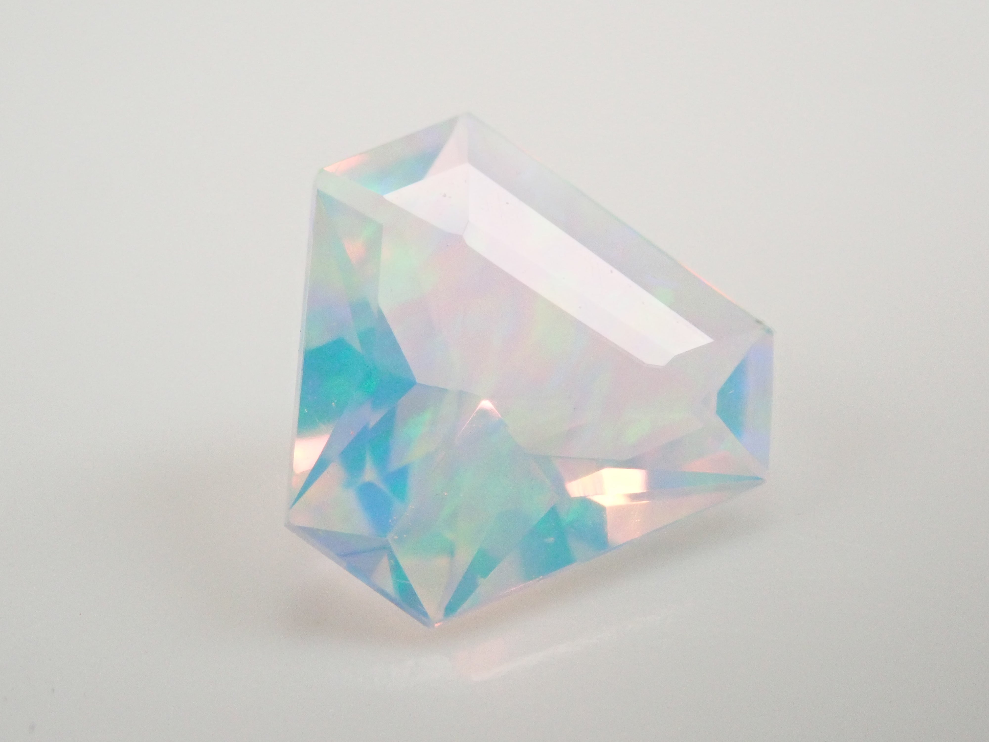 【12/12 22時販売】合成オパール 0.856ctルース(合成ウォーターオパール)