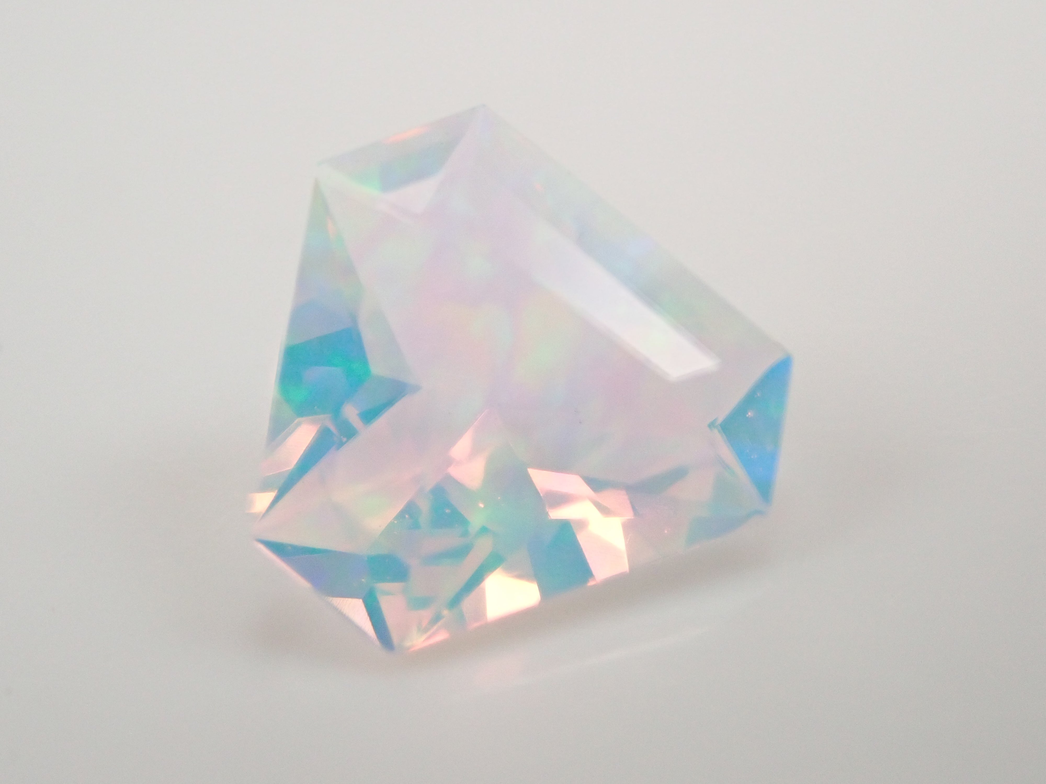 【12/12 22時販売】合成オパール 0.856ctルース(合成ウォーターオパール)