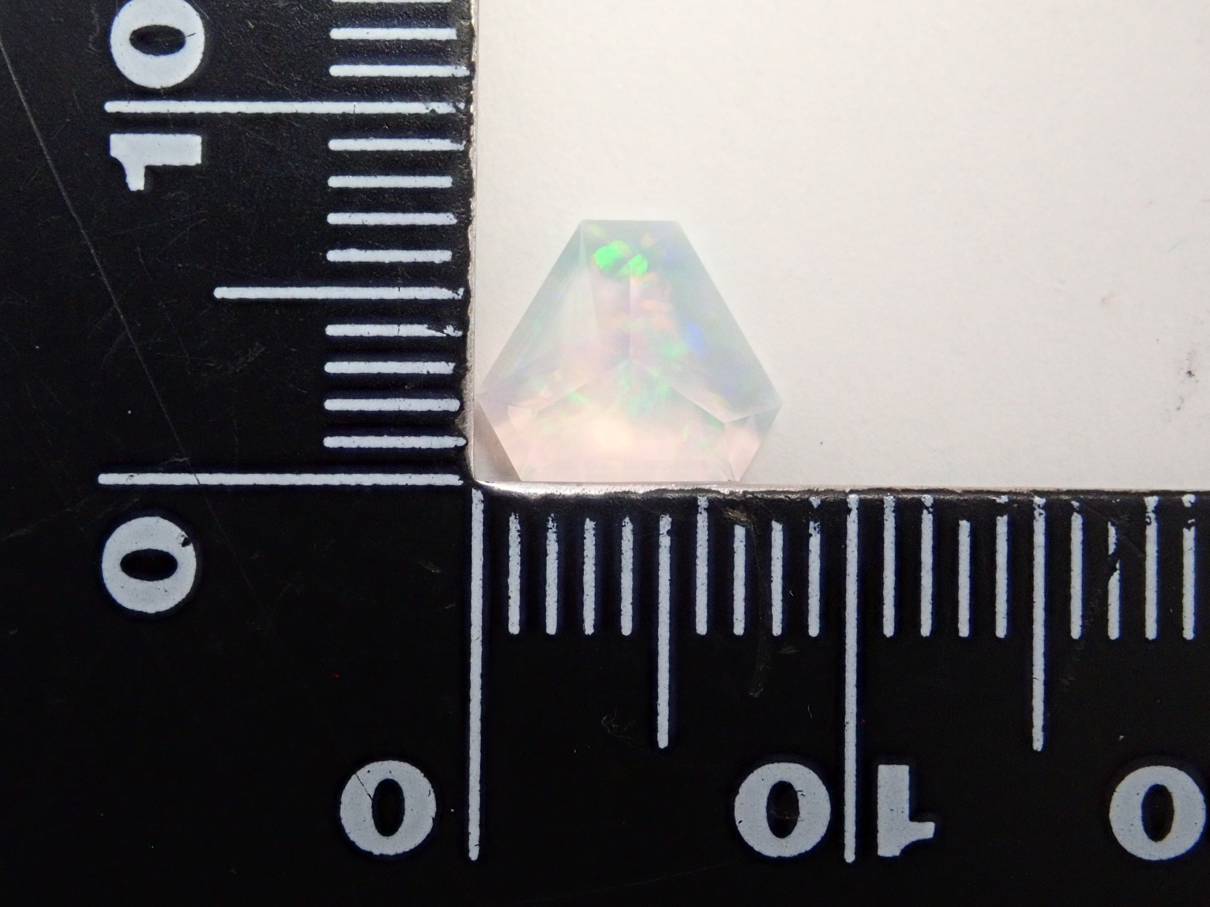 【12/12 22時販売】合成オパール 0.856ctルース(合成ウォーターオパール)