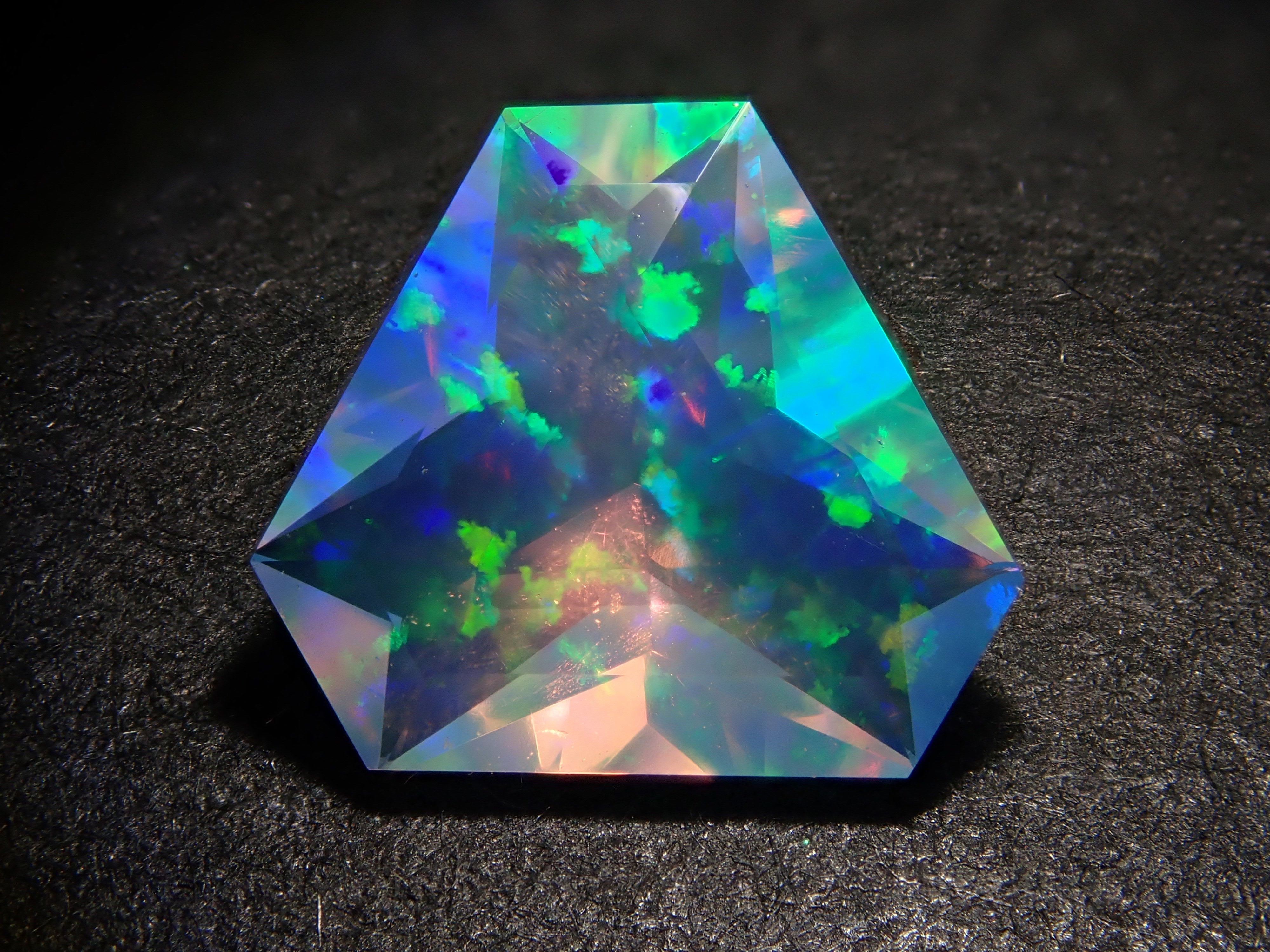 【12/12 22時販売】合成オパール 0.856ctルース(合成ウォーターオパール)