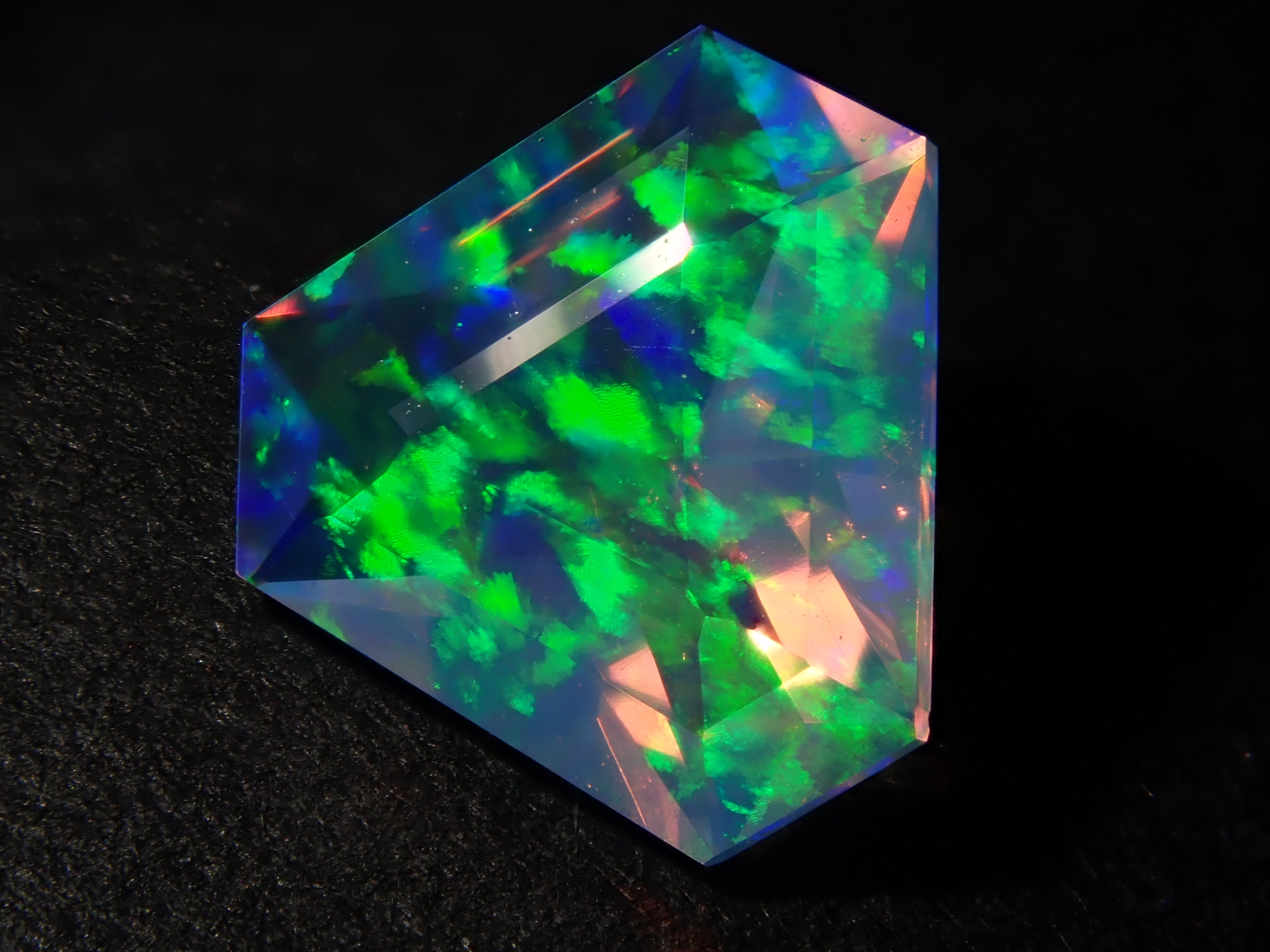 【12/12 22時販売】合成オパール 0.856ctルース(合成ウォーターオパール)