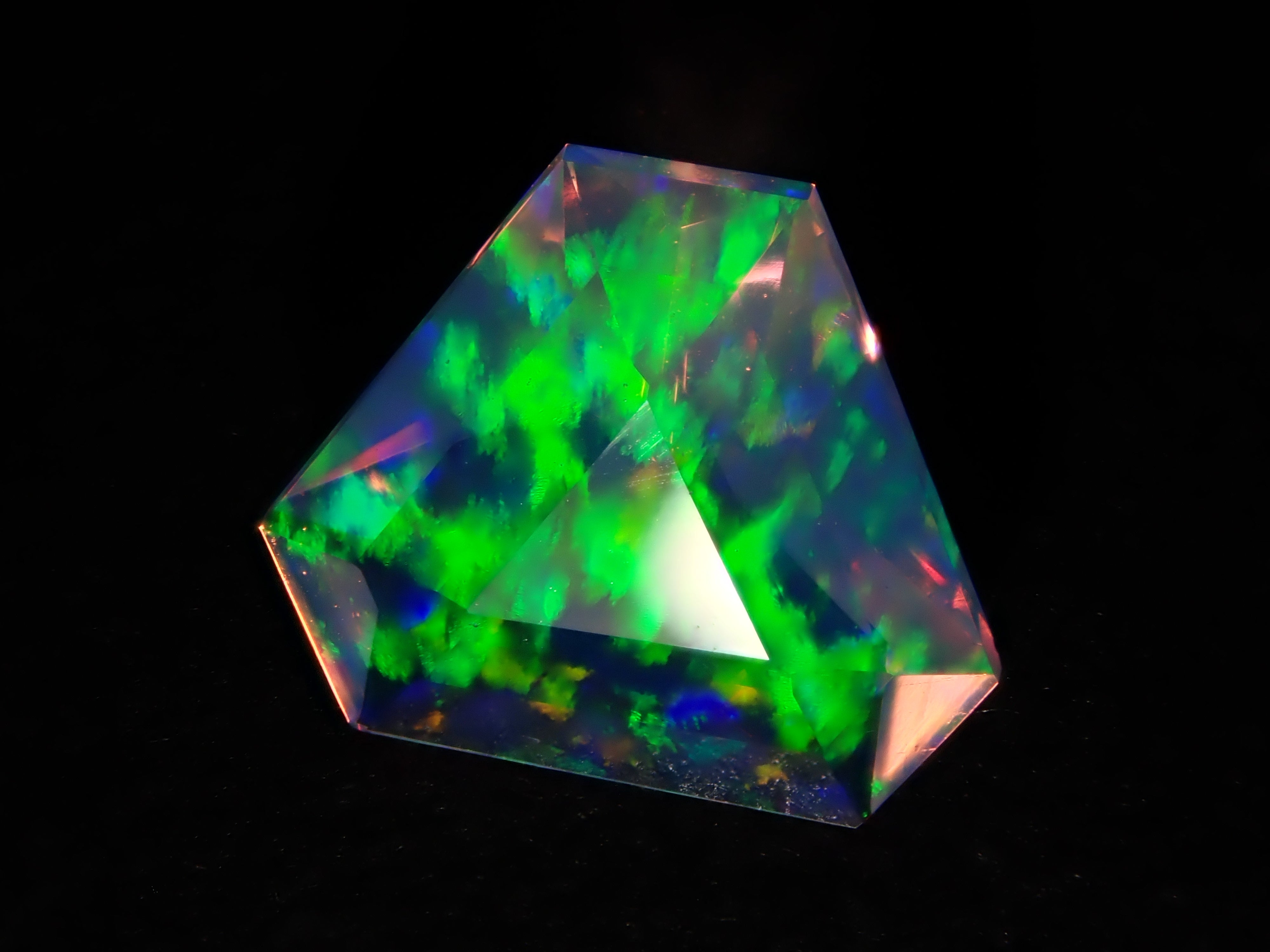 【12/12 22時販売】合成オパール 0.856ctルース(合成ウォーターオパール)