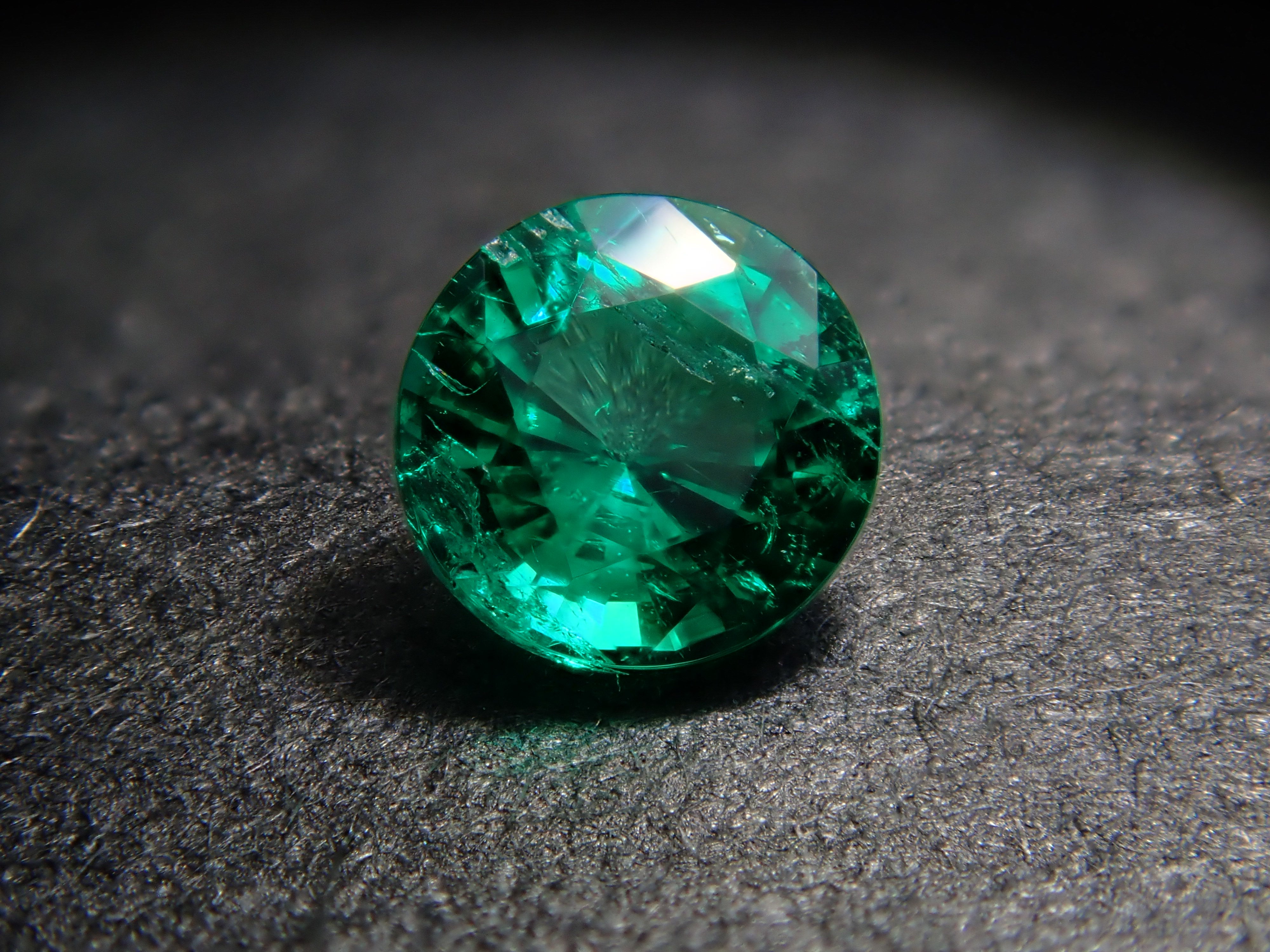 【12/10 22時販売】コロンビア産エメラルド 3.0mm/0.098ctルース