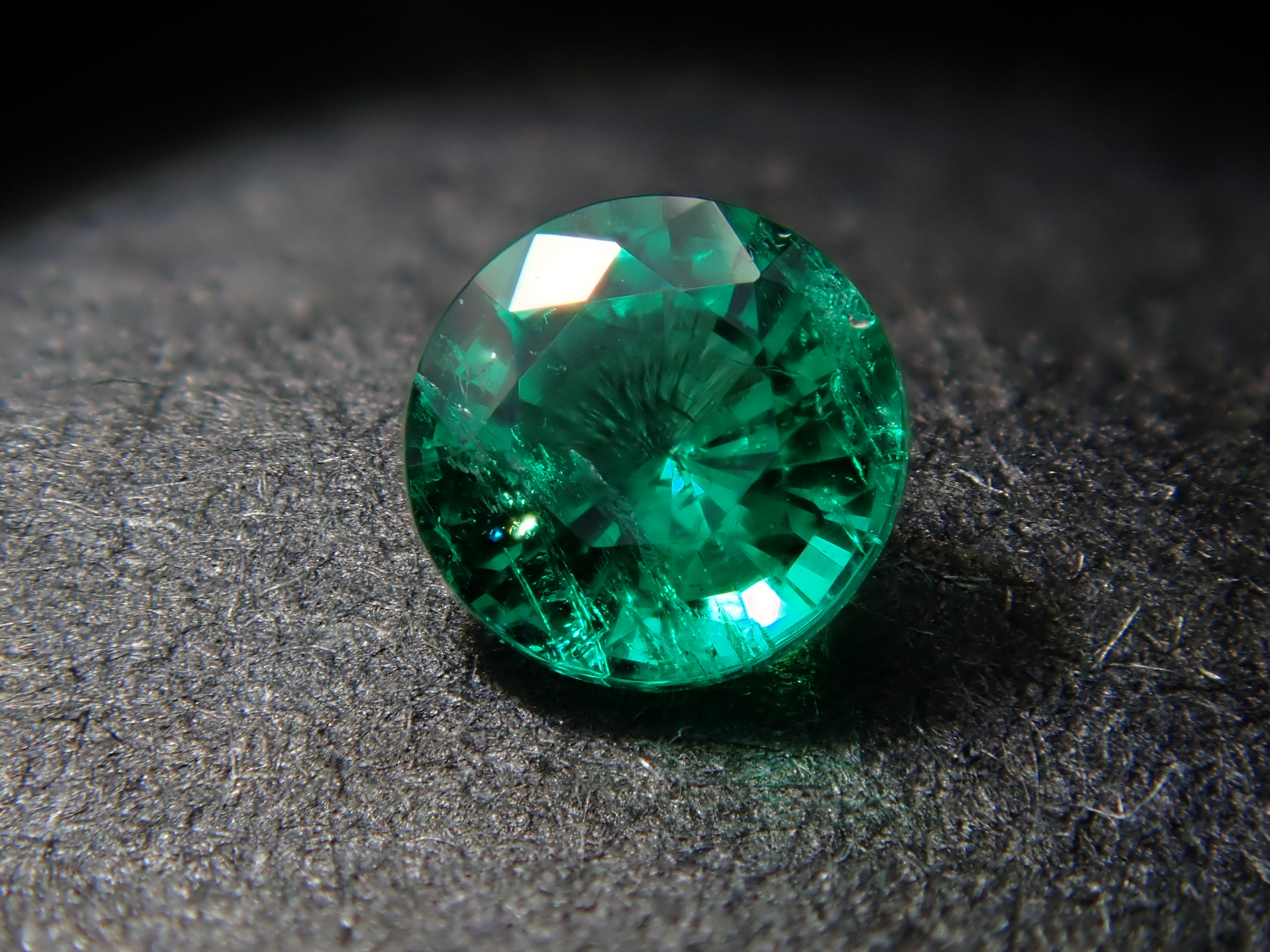 【12/10 22時販売】コロンビア産エメラルド 3.0mm/0.098ctルース