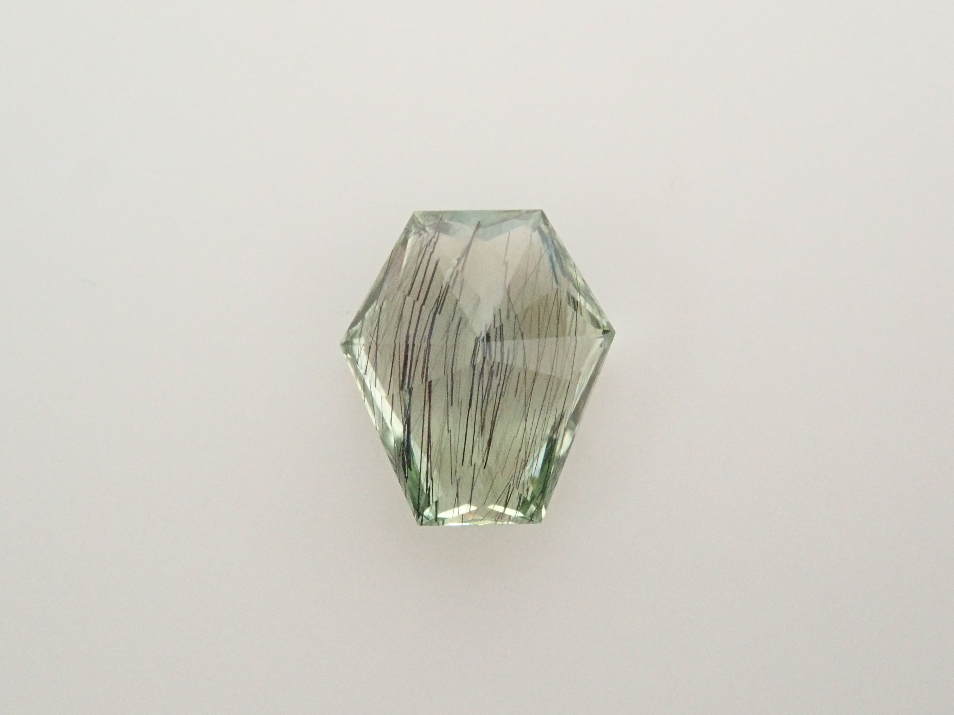 【12/10 22時販売】パキスタン産ルードヴィッヒアイトインペリドット 0.609ctルース