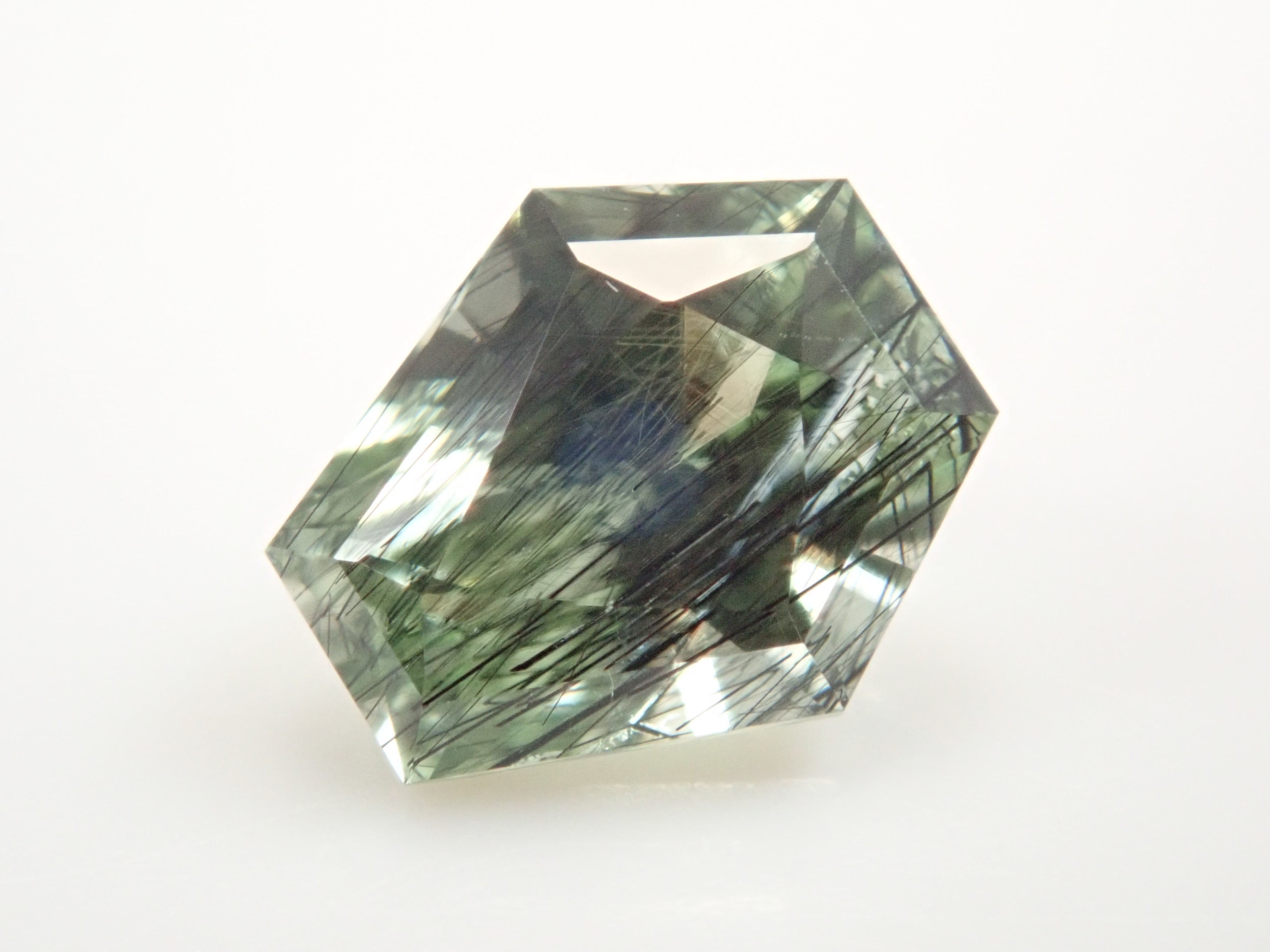 【12/10 22時販売】パキスタン産ルードヴィッヒアイトインペリドット 0.609ctルース