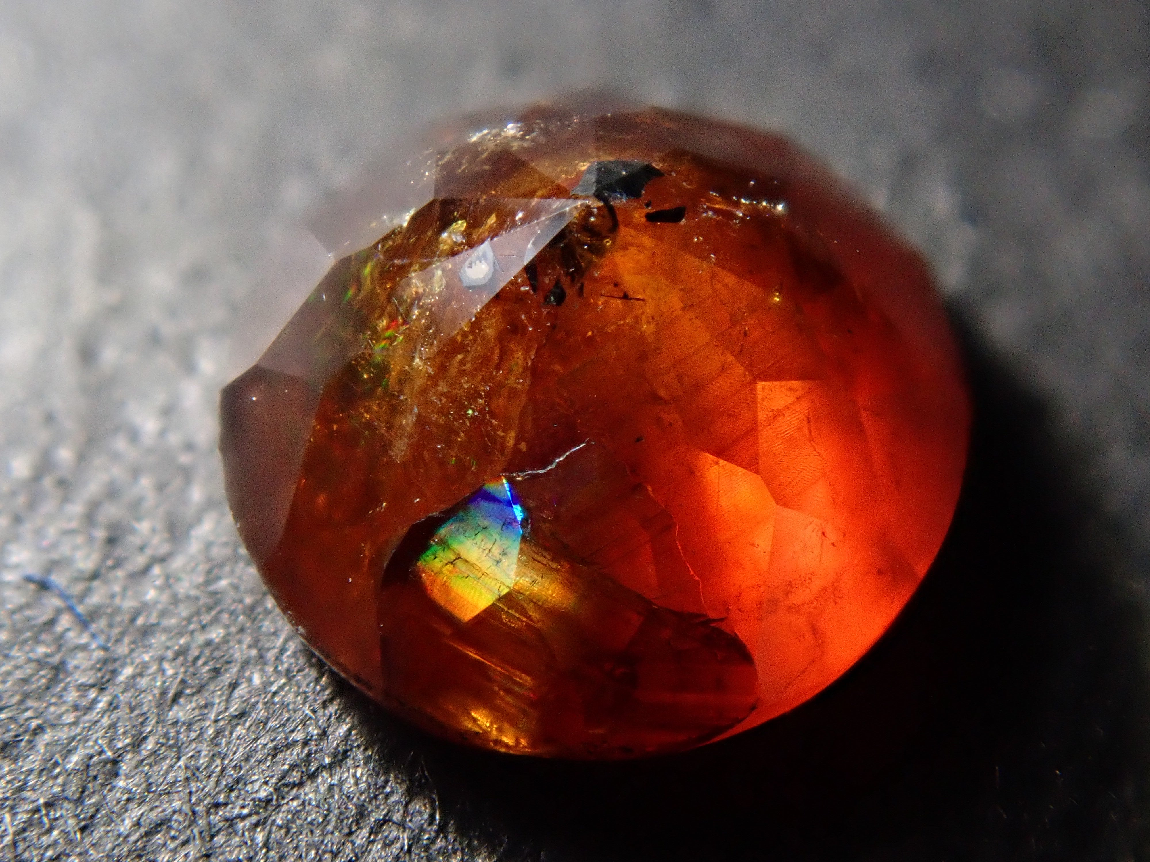 Rainbow Garnet (Andradite Garnet) 0.771ct Loose Stone from Tenkawa Village, Nara Prefecture