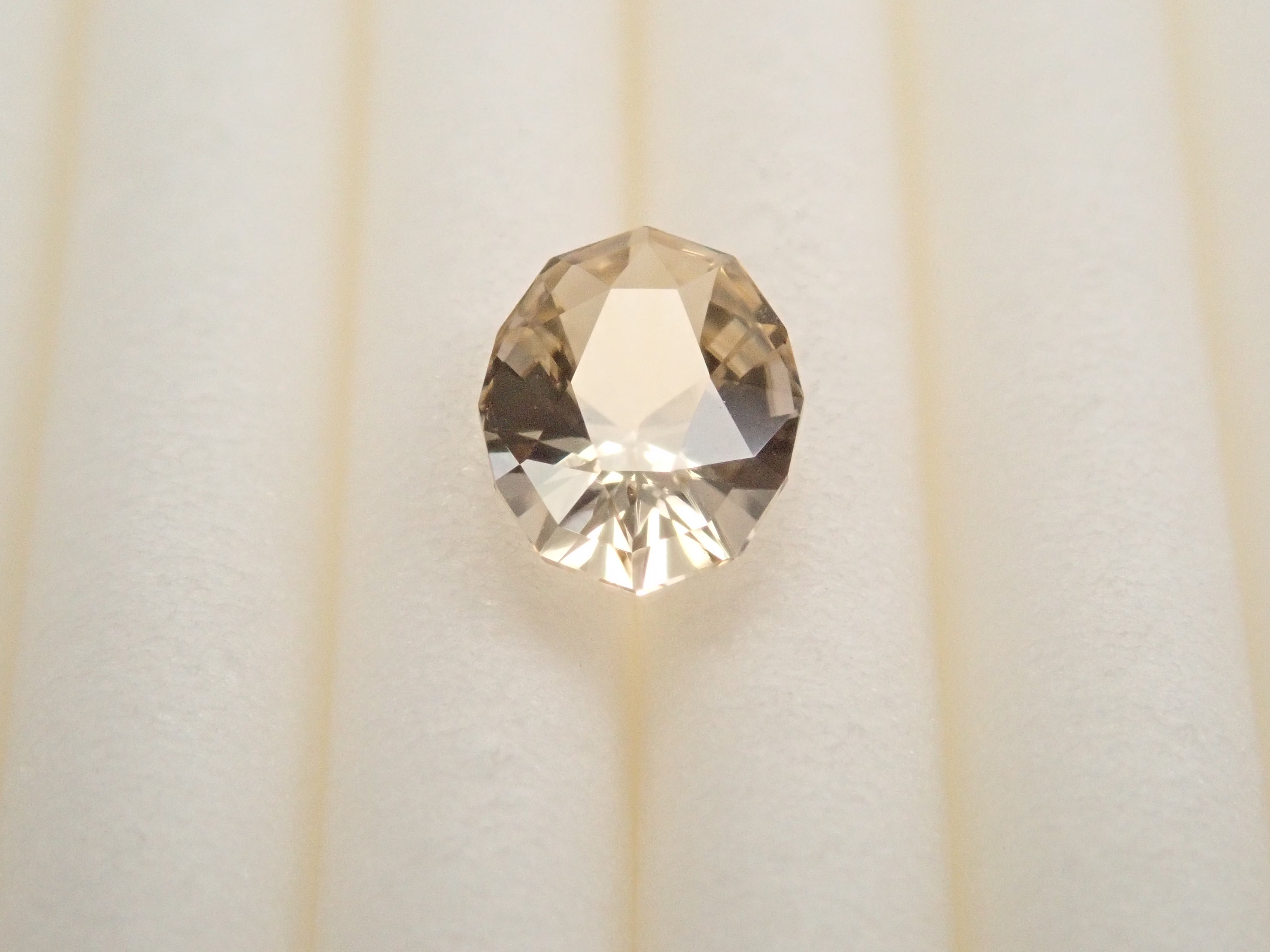 【12/14 22時販売】スリランカ産シンハライト 0.434ctルース