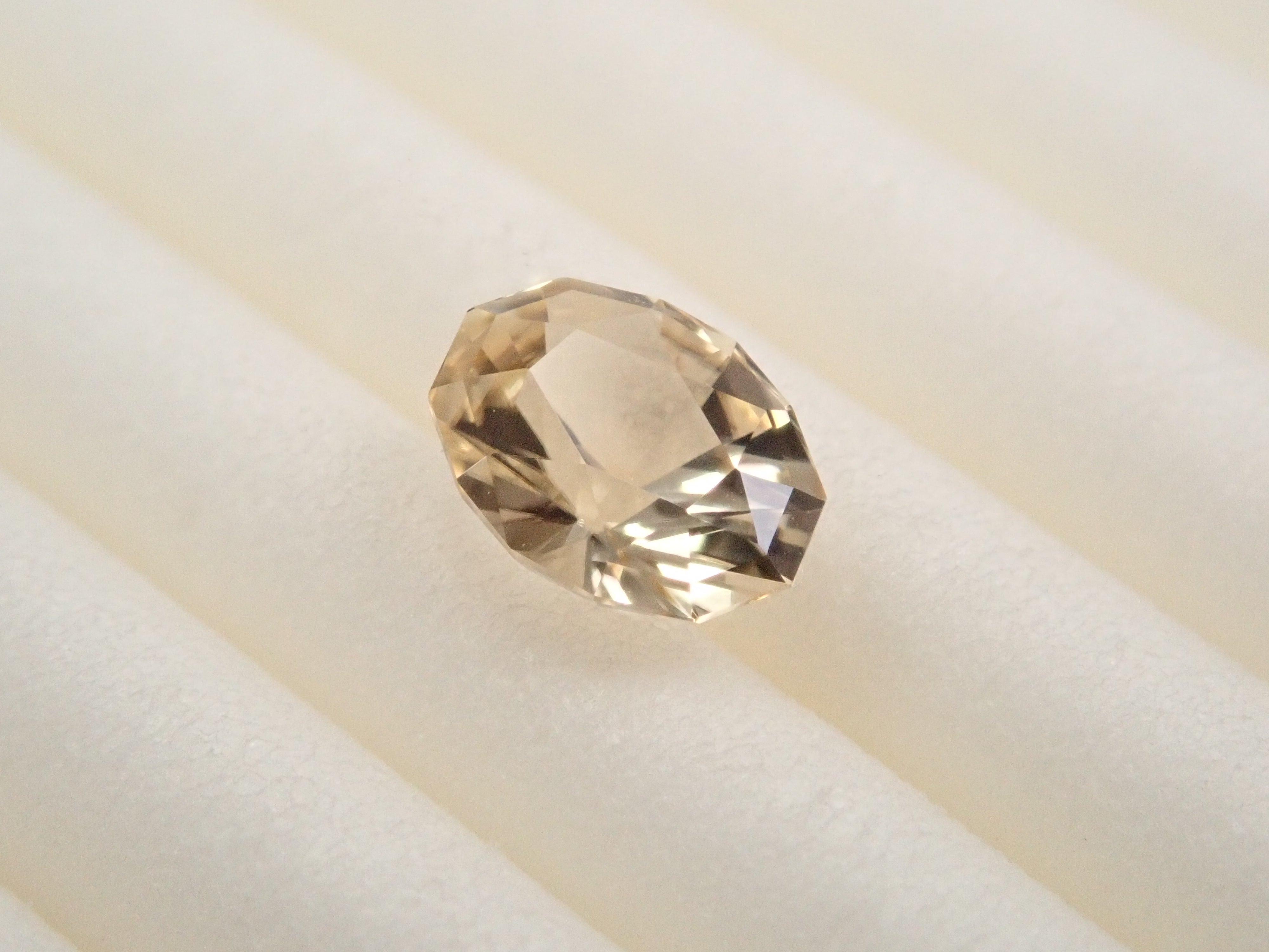 【12/14 22時販売】スリランカ産シンハライト 0.434ctルース