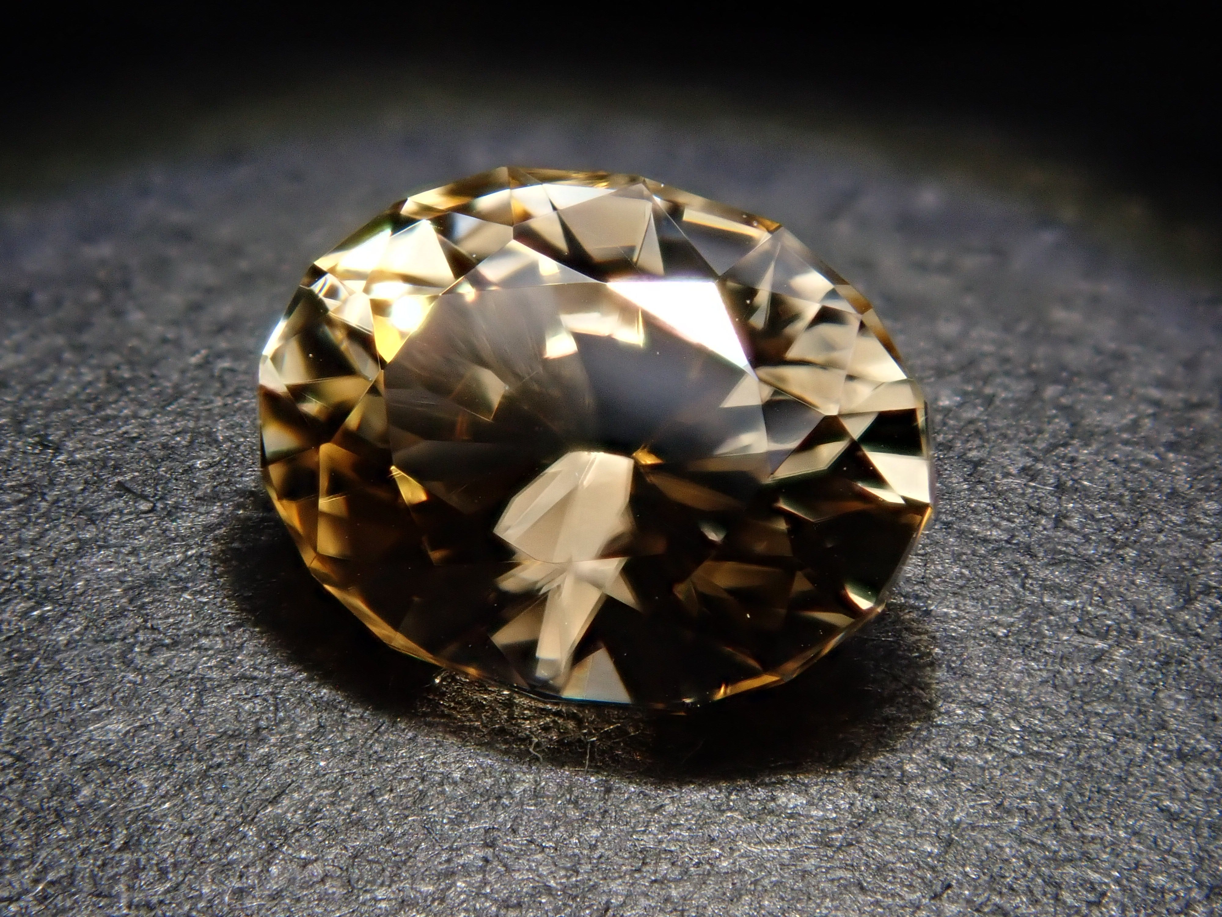 【12/9 22時販売】スリランカ産シンハライト 0.658ctルース